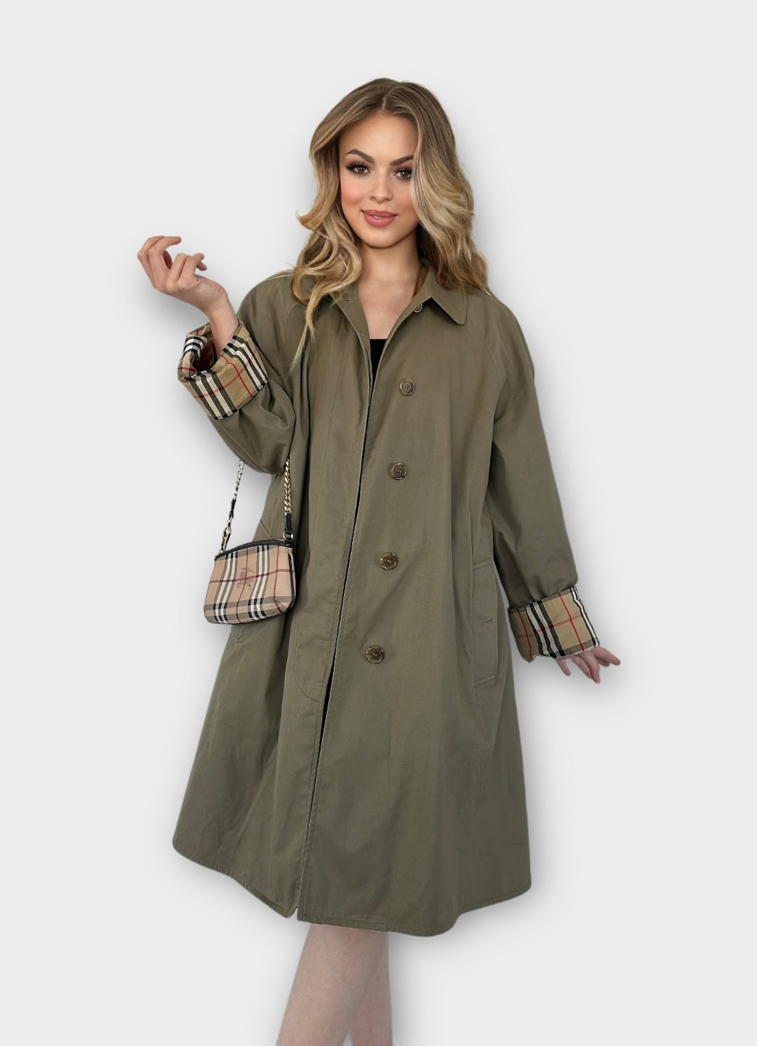 Trench Burberry modèle “ Markfield ” kaki/ T.L