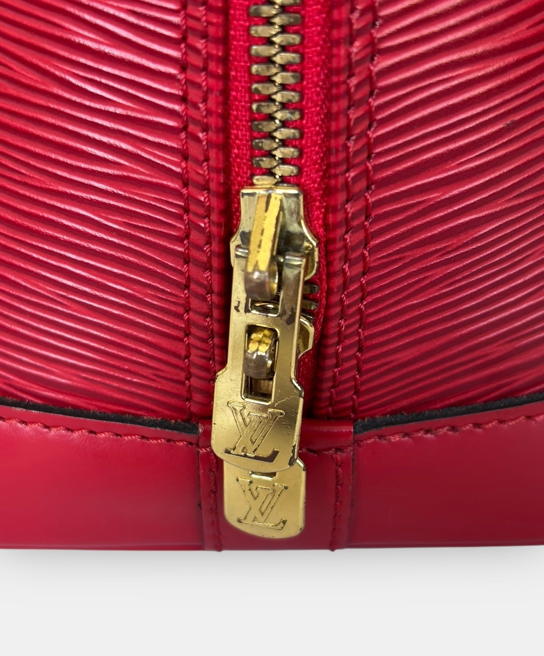 Louis Vuitton – Alma PM Cuir Épi Rouge