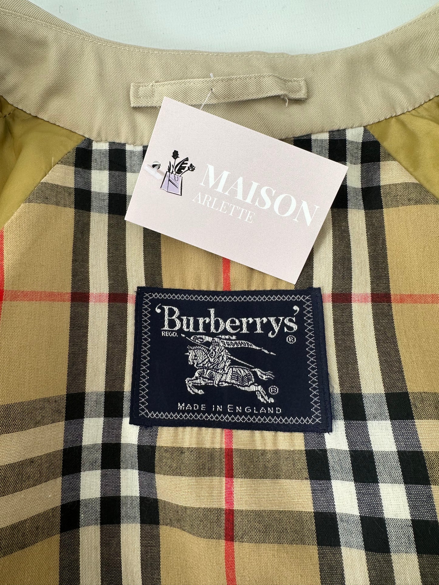 Trench-coat Burberry modèle “ Markfield“ beige vintage/ T.M