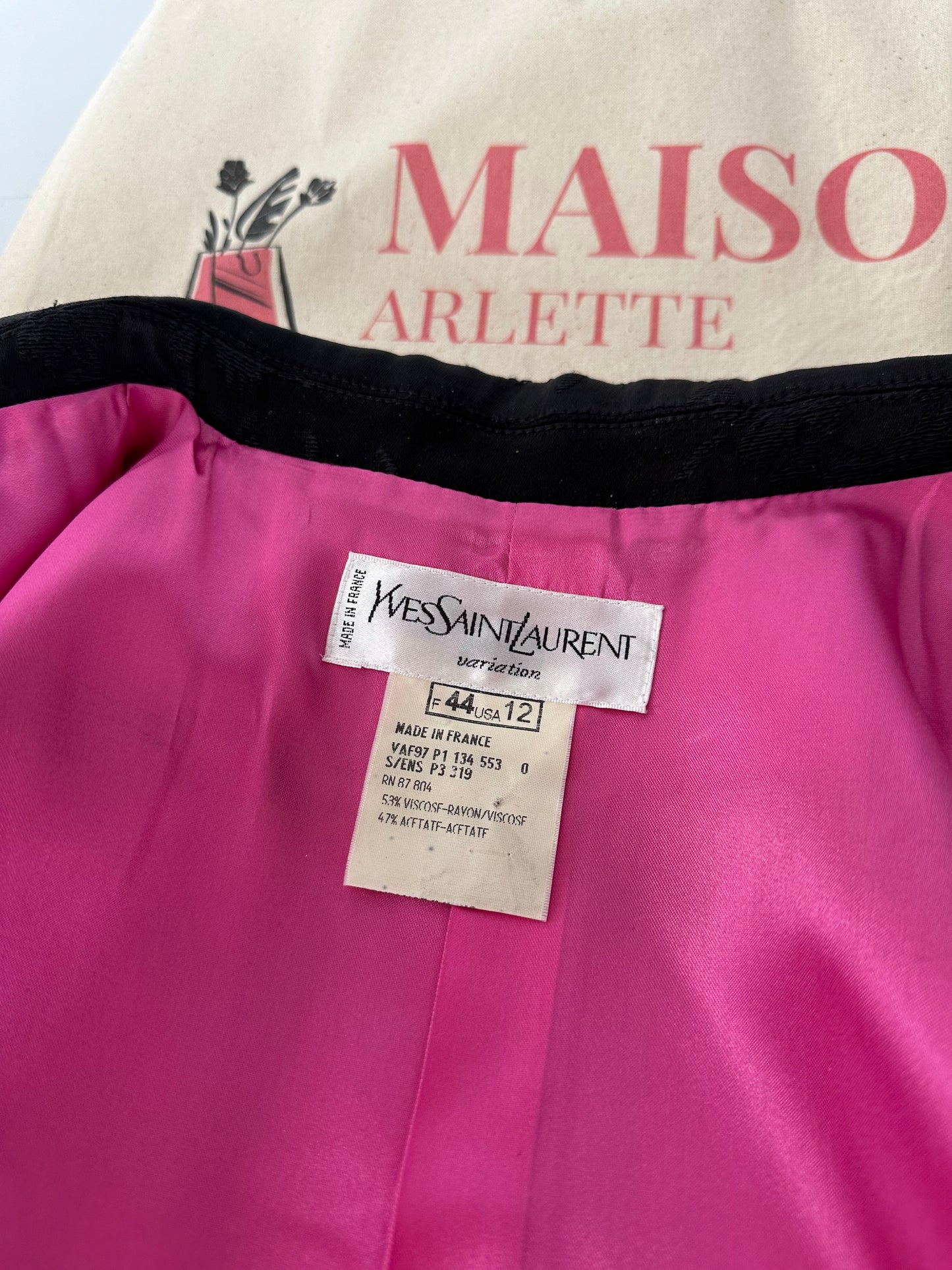 Ensemble soie Yves Saint Laurent variation