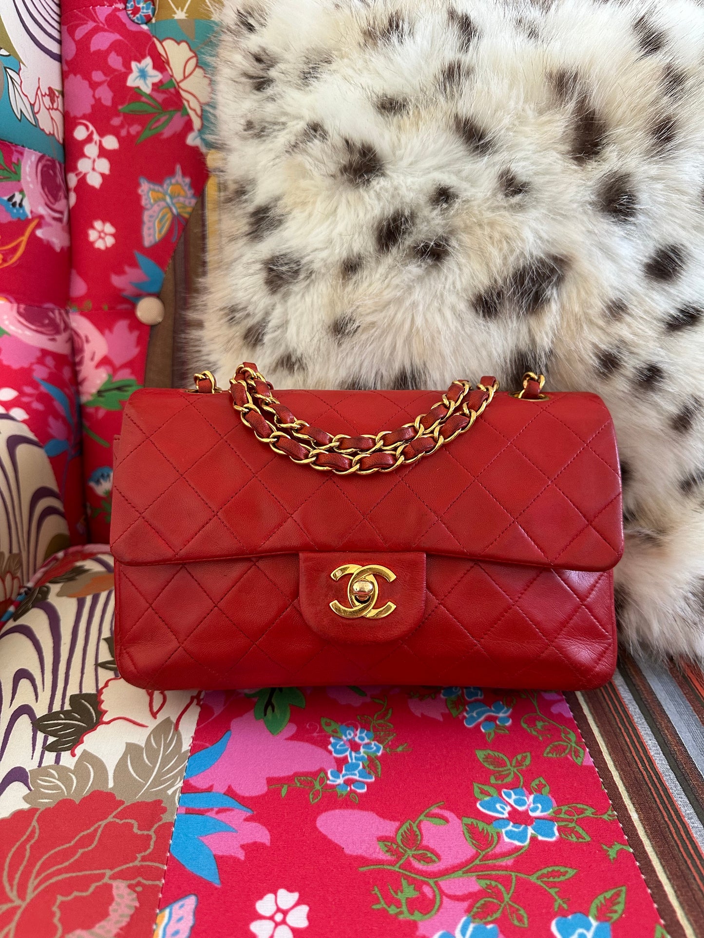Chanel - sac Timeless small 23 rouge plaquée or vintage