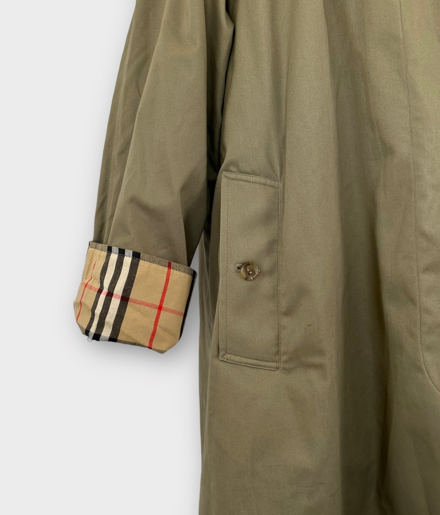 Trench Burberry modèle “ Markfield ” kaki/ T.L