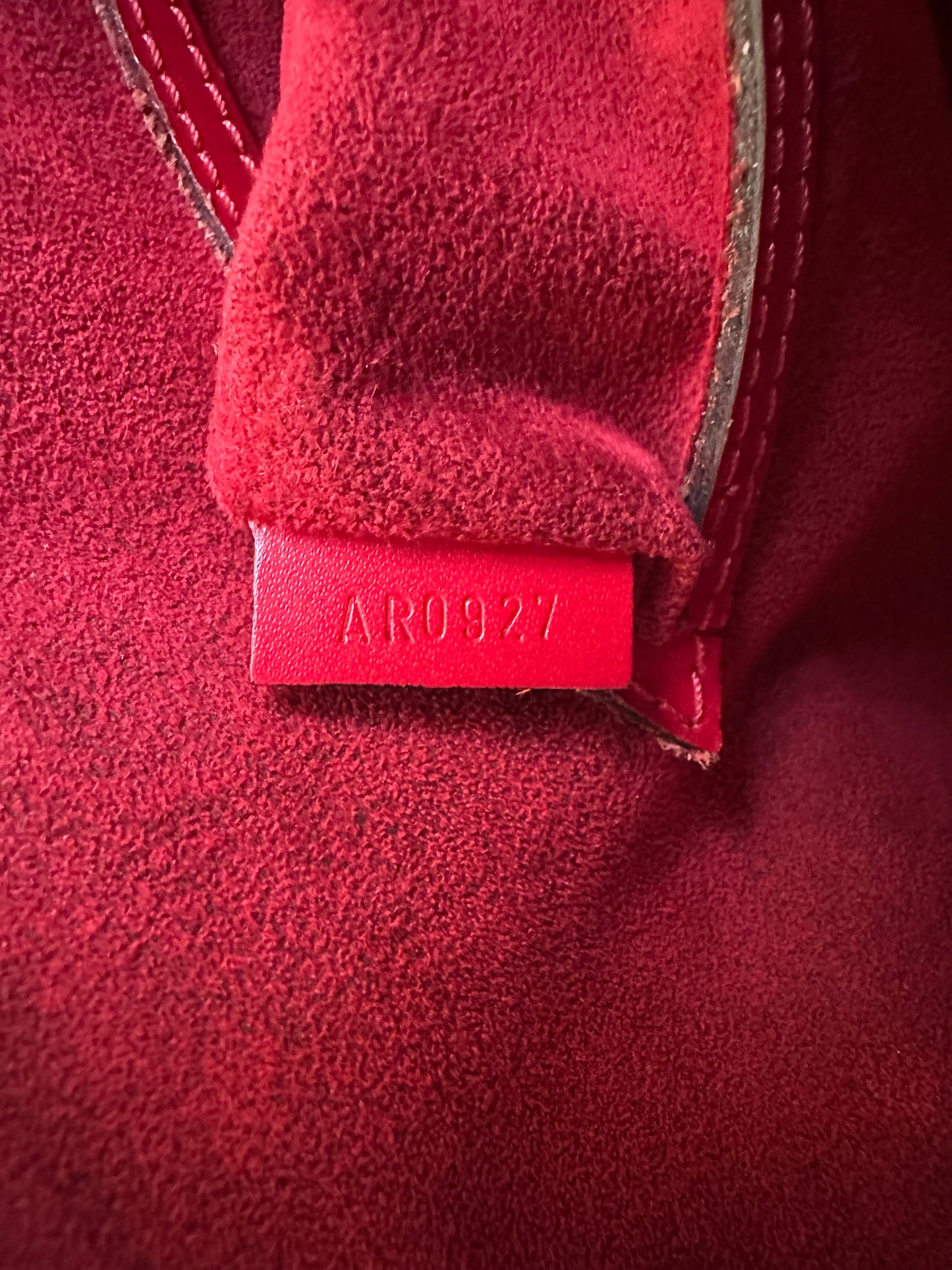 Louis Vuitton – Alma PM Cuir Épi Rouge