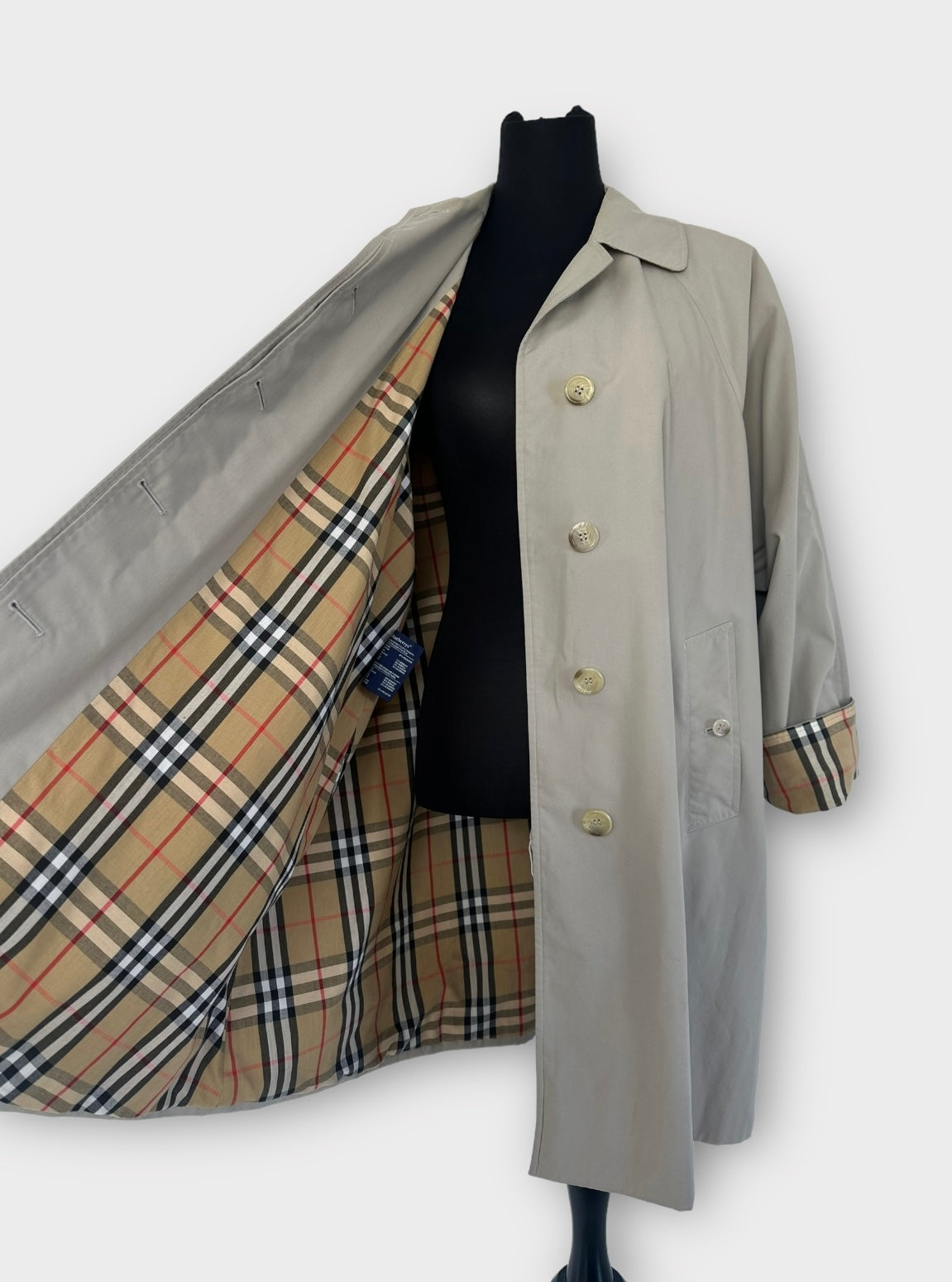 Trench-coat Burberry modèle “ Markfield ”/ T.M