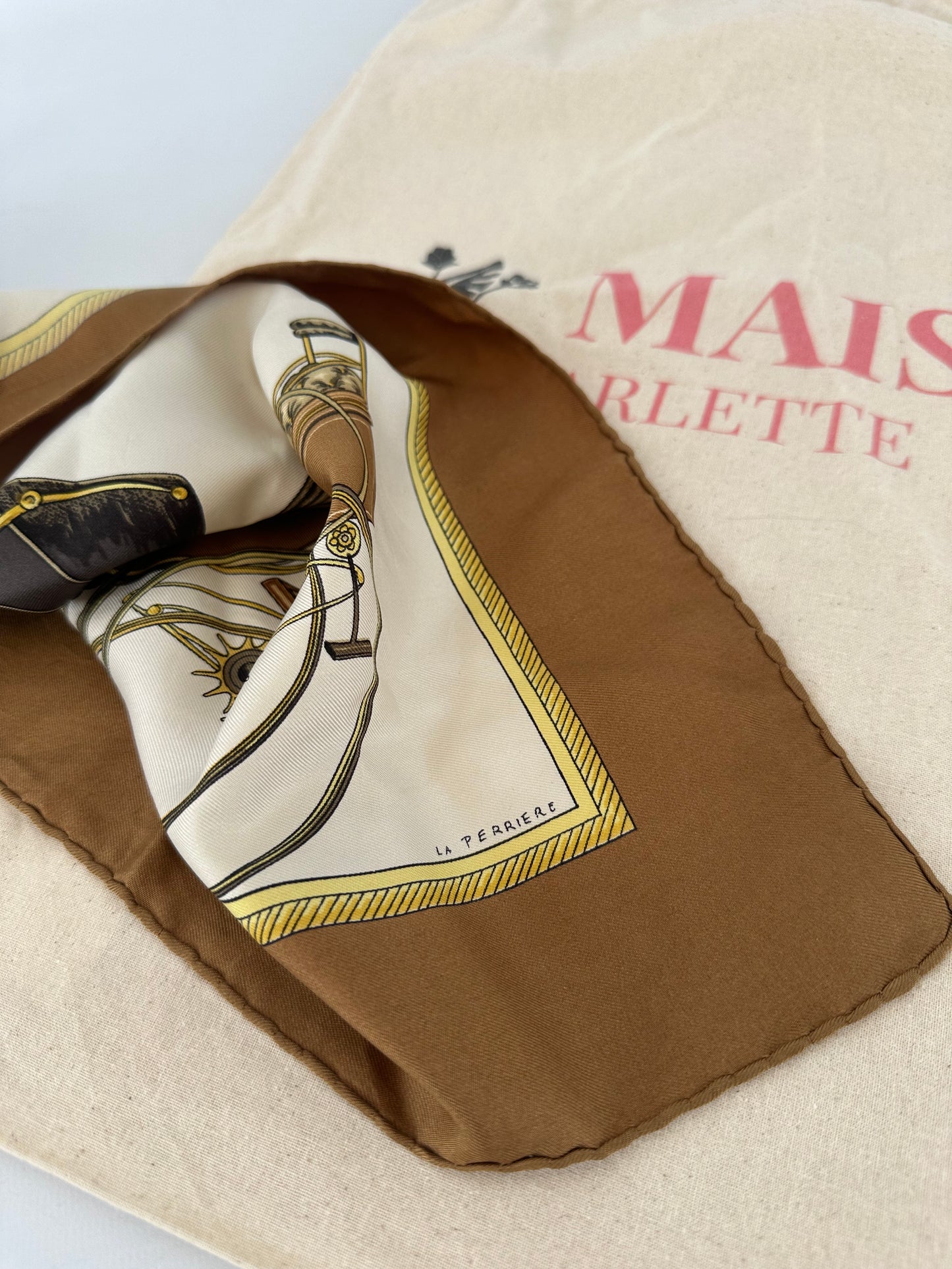 Hermès carré en soie « Les voitures à transformation »