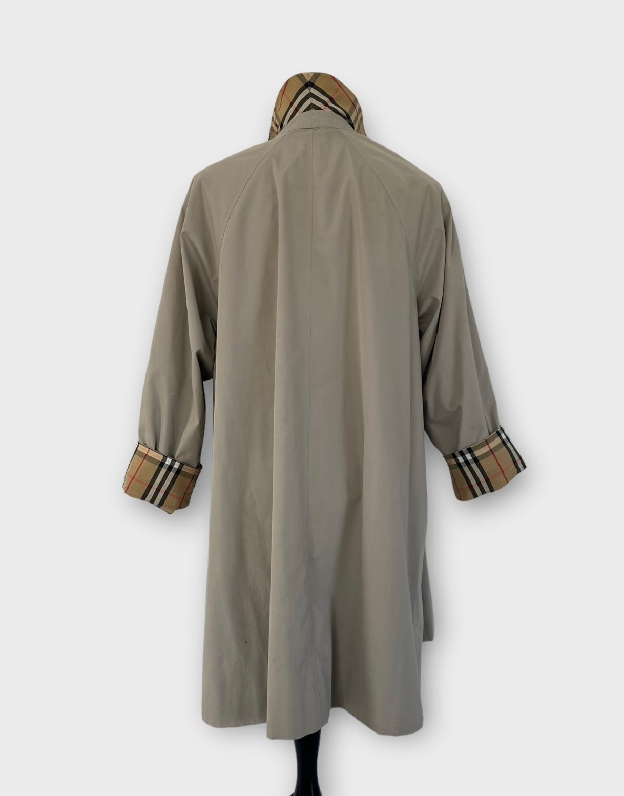 Trench-coat Burberry modèle “ Markfield ”/ T.M