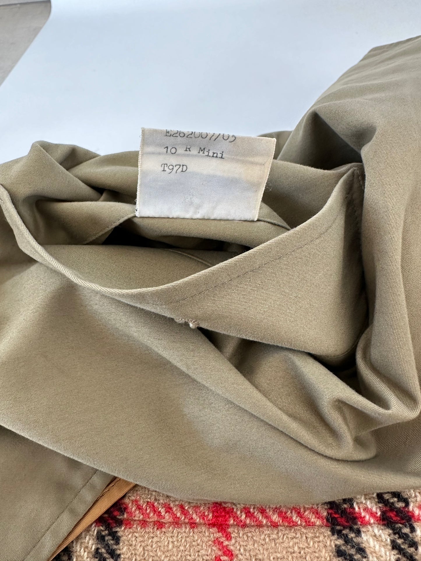 Trench Burberry modèle “ Markfield ” kaki/ T.L