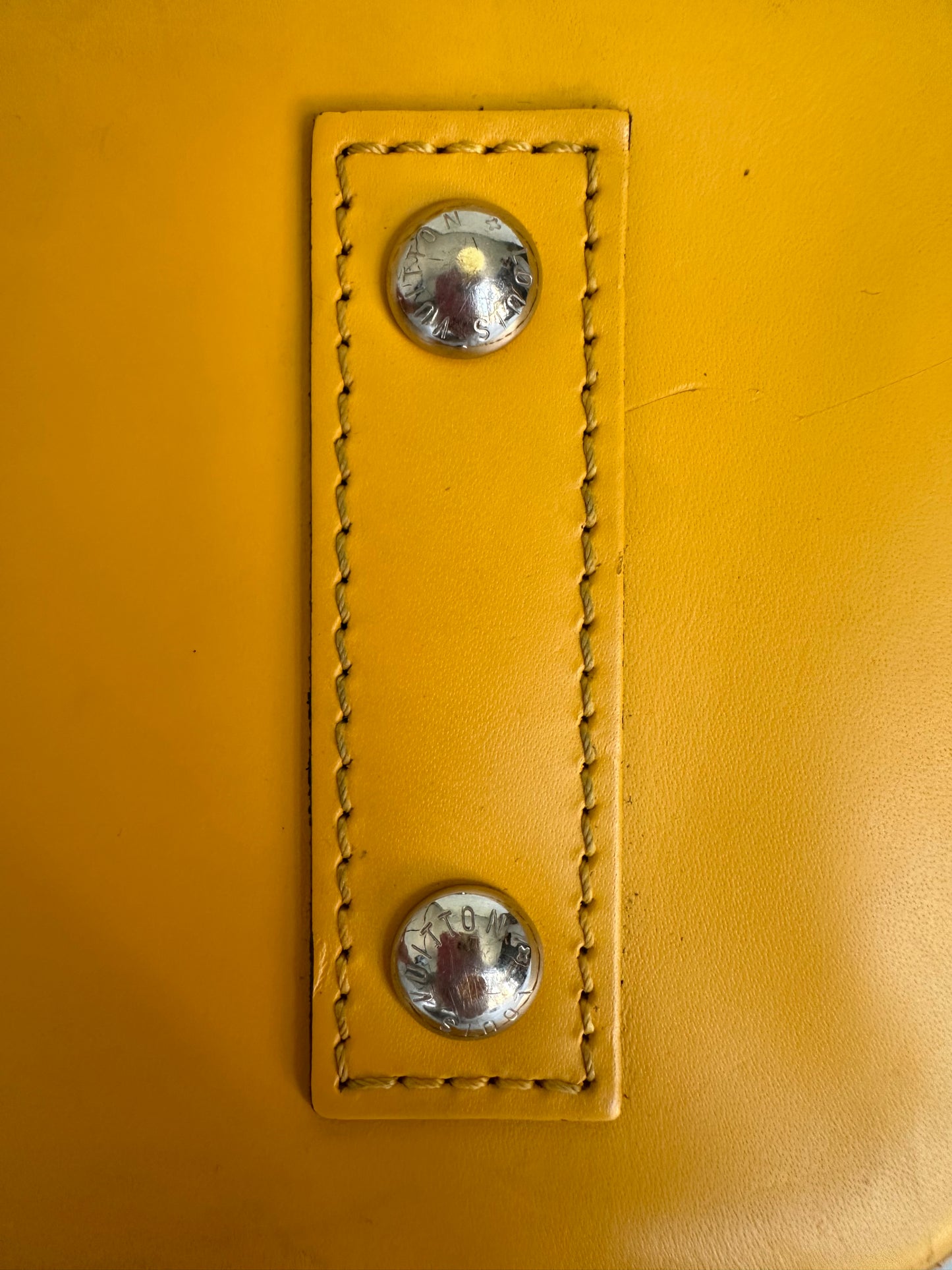 Louis Vuitton Alma BB Cuir épis jaune
