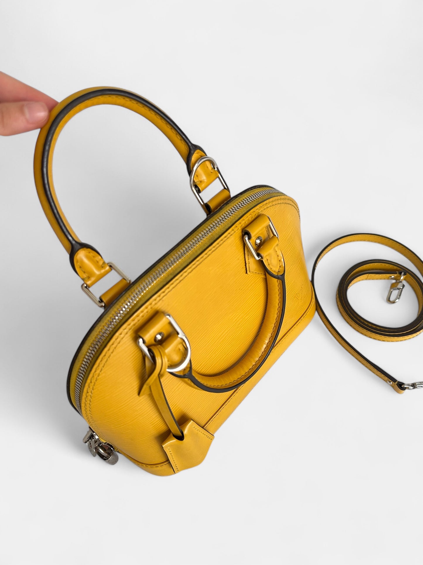 Louis Vuitton Alma BB Cuir épis jaune