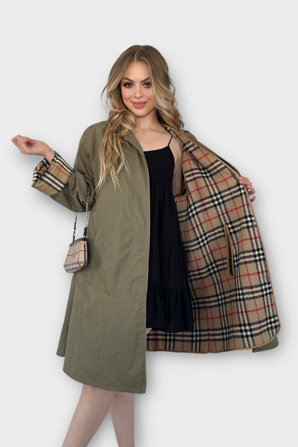 Trench Burberry modèle “ Markfield ” kaki/ T.L