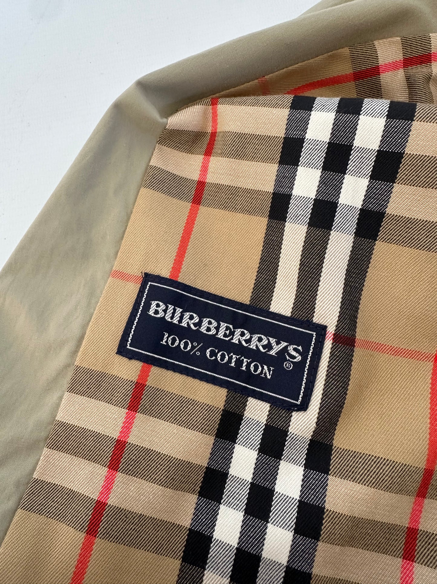 Trench-coat Burberry modèle “ Markfield  ” vintage/ T.M