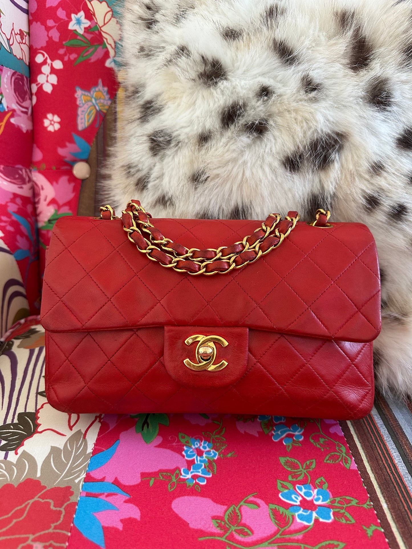 Chanel - sac Timeless small 23 rouge plaquée or vintage