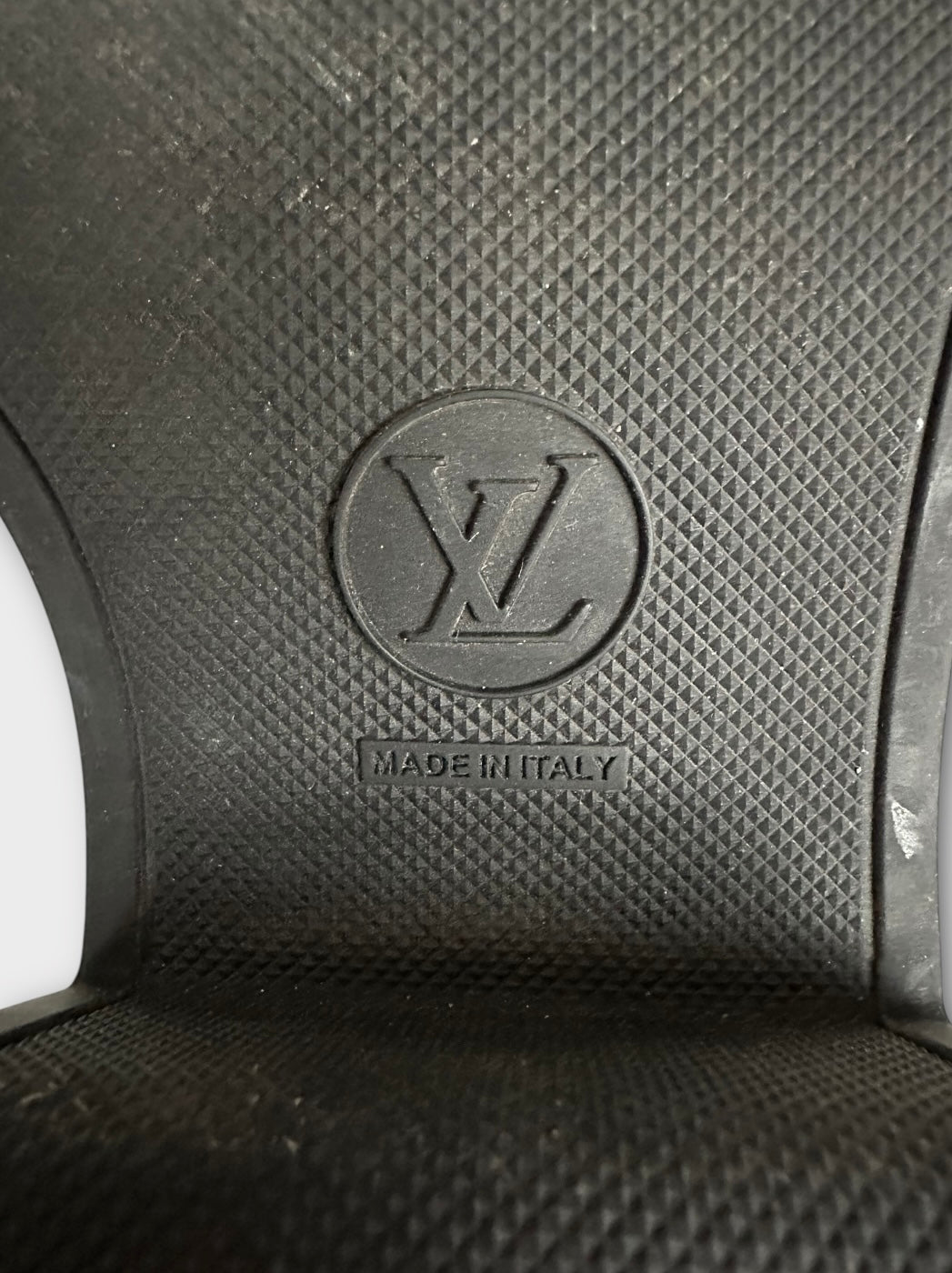 Louis Vuitton - Bottines « Moonlight » cuir vernis noir | T.39