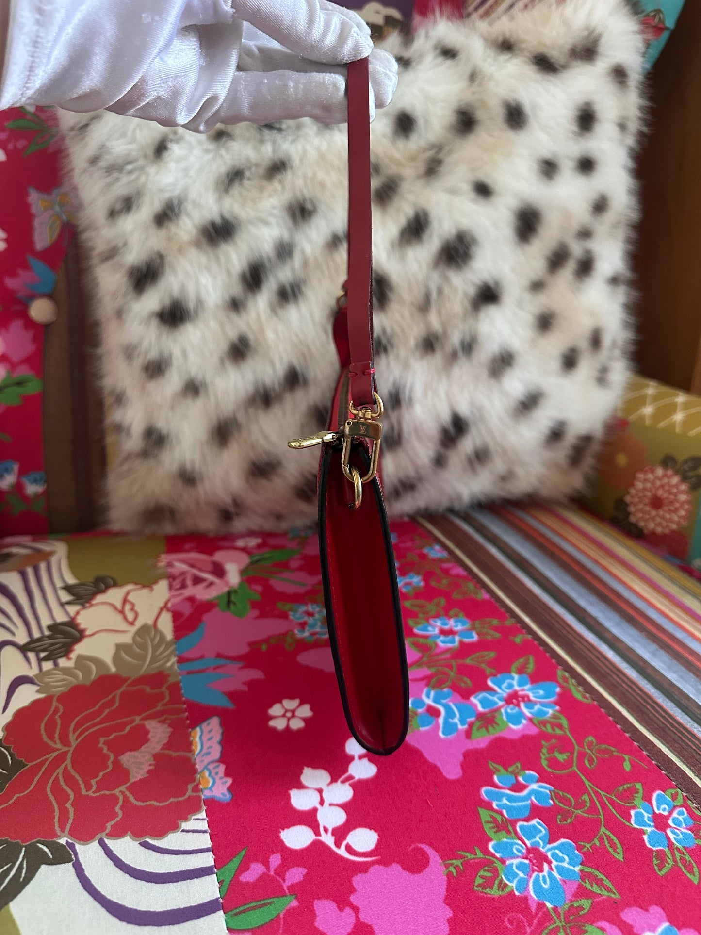 Louis Vuitton - Sac Pochette accessoire cuir épi Rouge