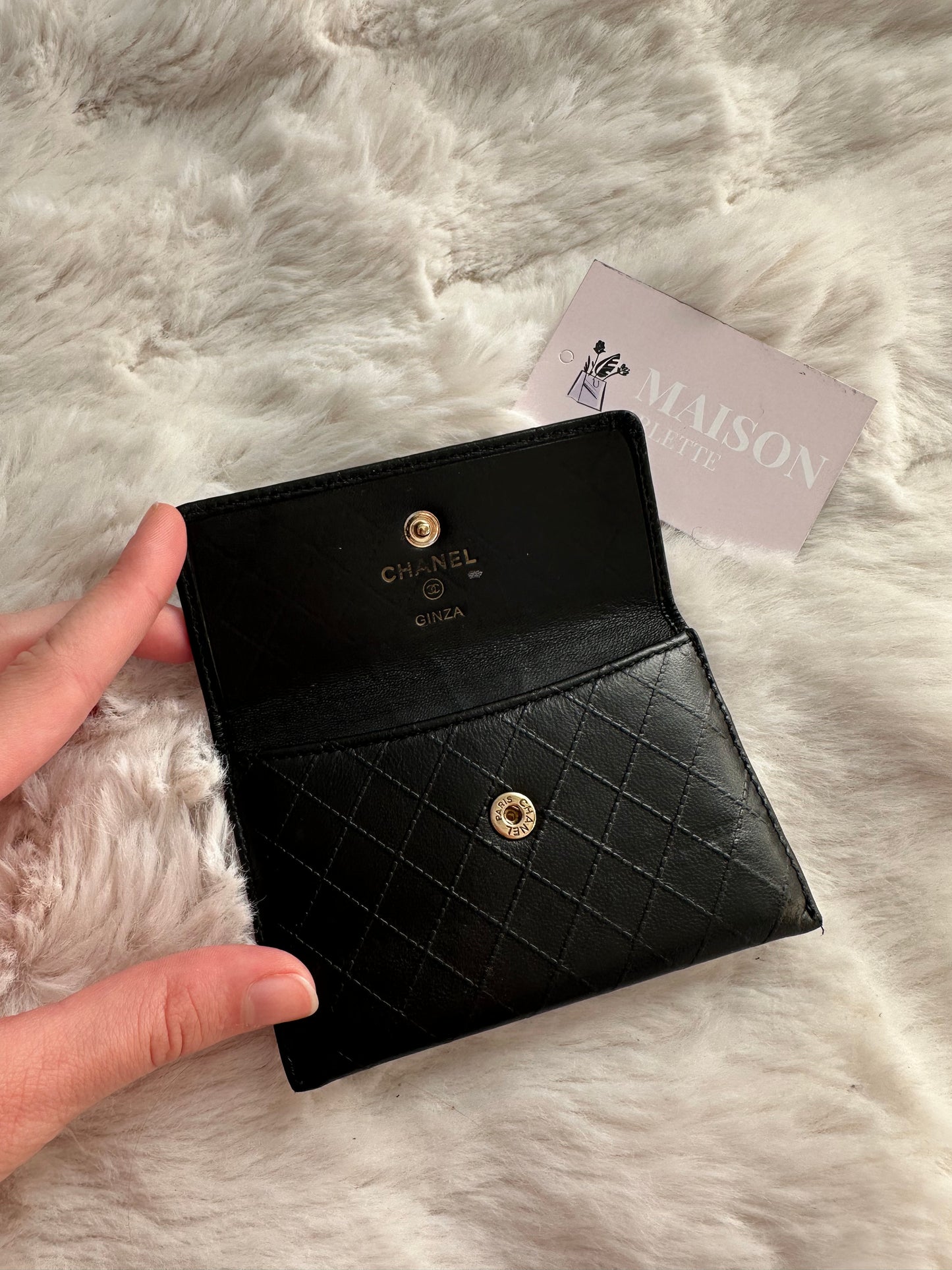 Chanel - Porte-cartes en cuir camélia noir