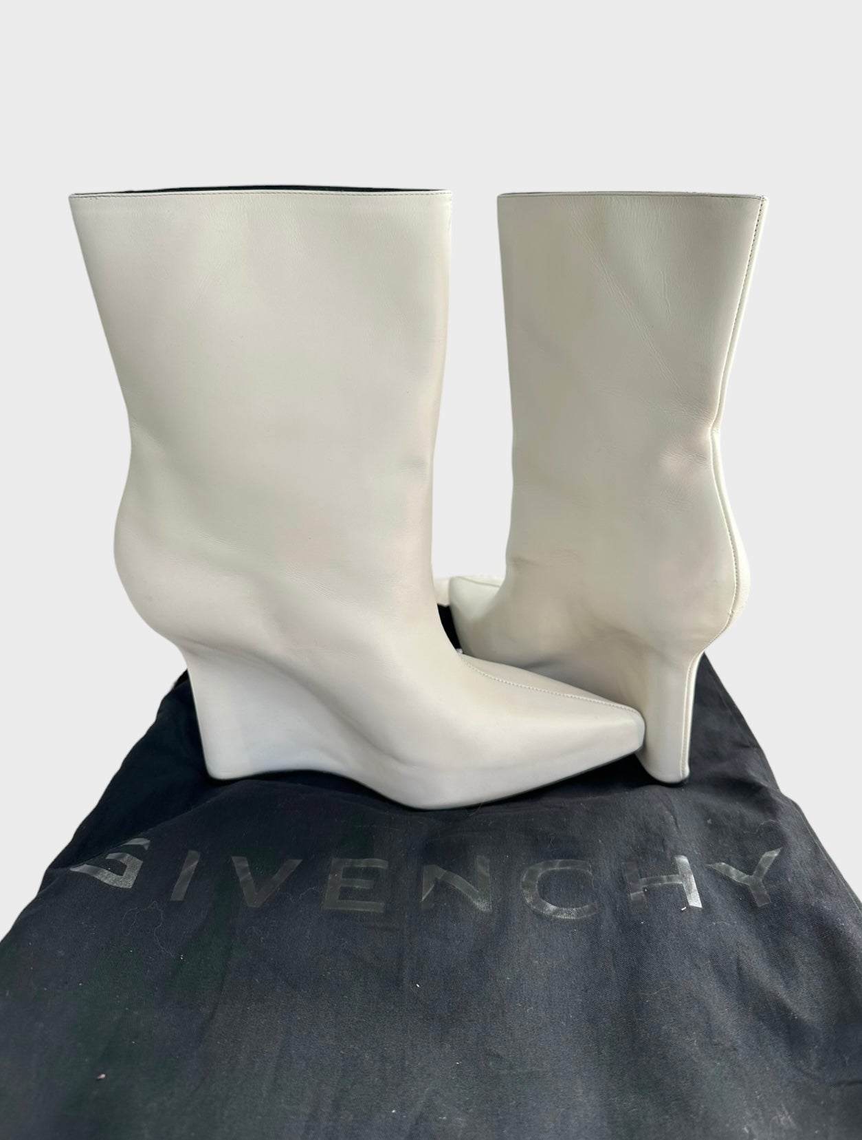 Givenchy - Shark Bottes en cuir blanche | T.39