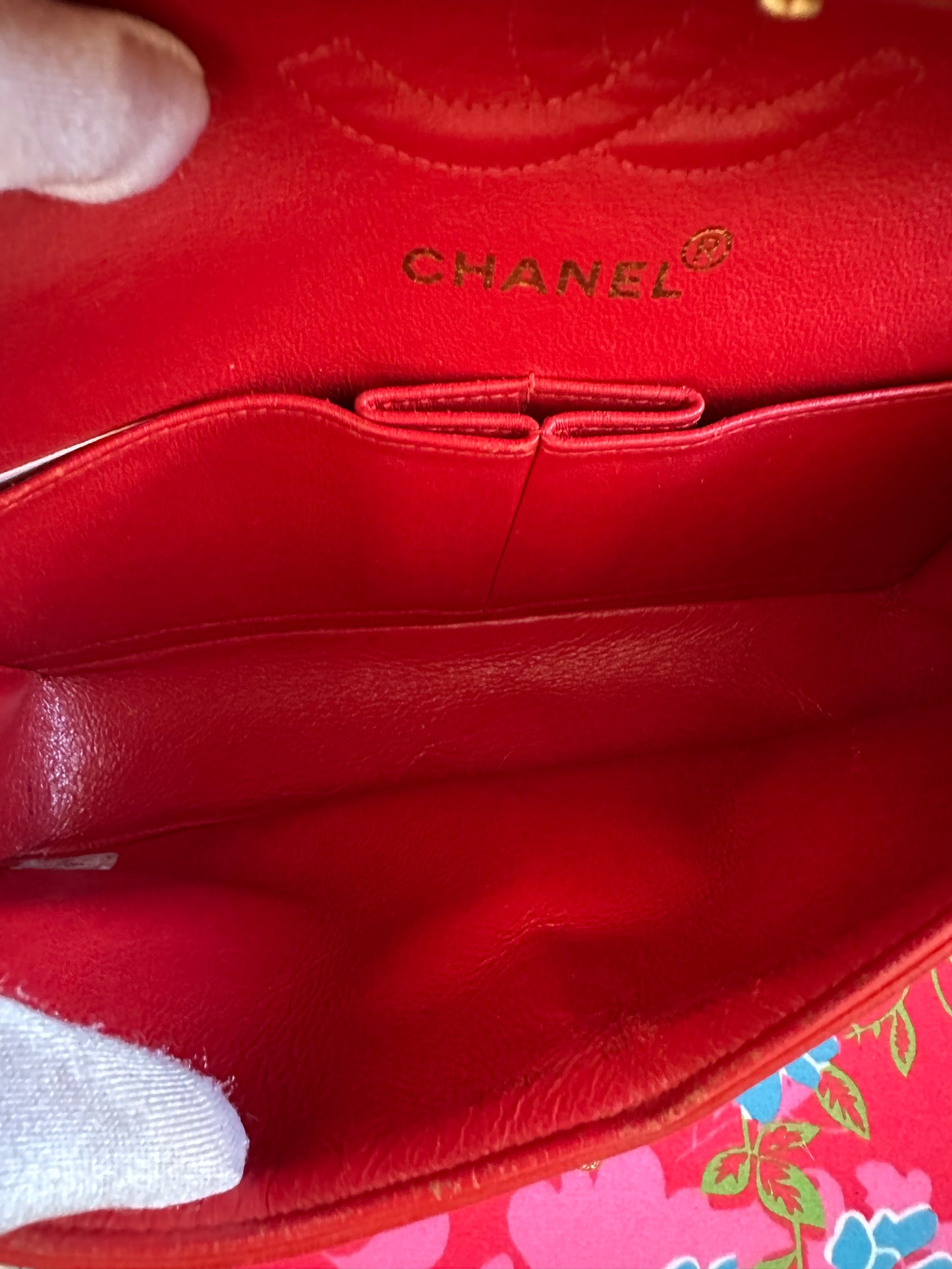 Chanel - sac Timeless small 23 rouge plaquée or vintage