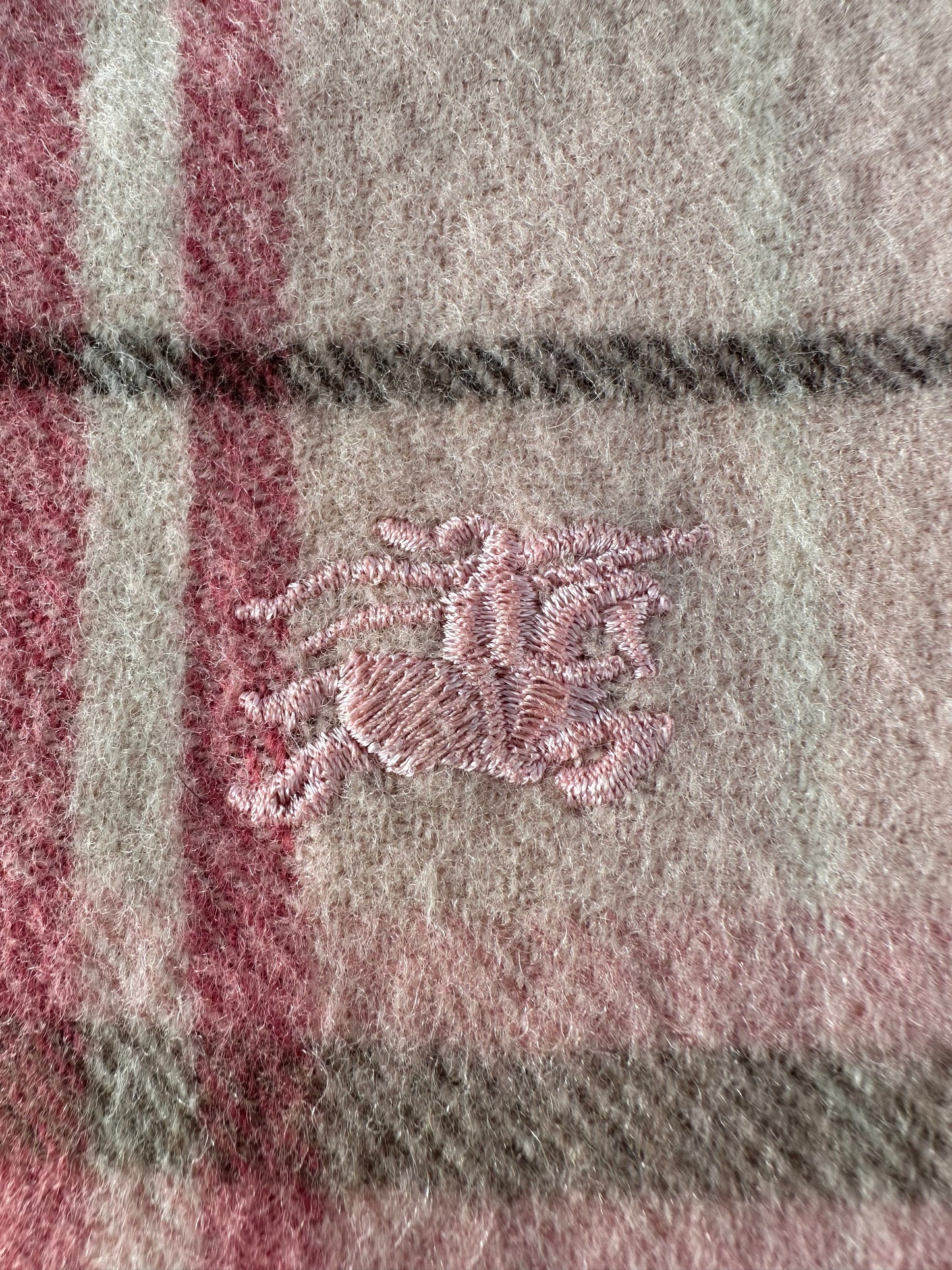 Écharpe Burberry tartan rose