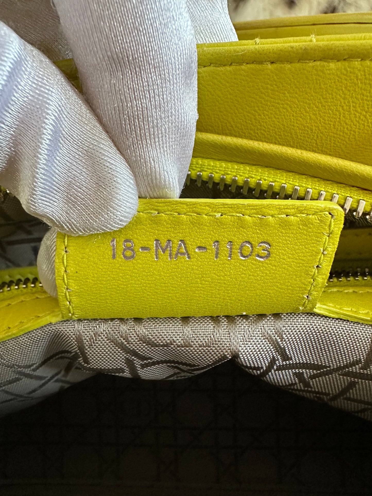 Dior - Lady Dior Medium cuir jaune anis