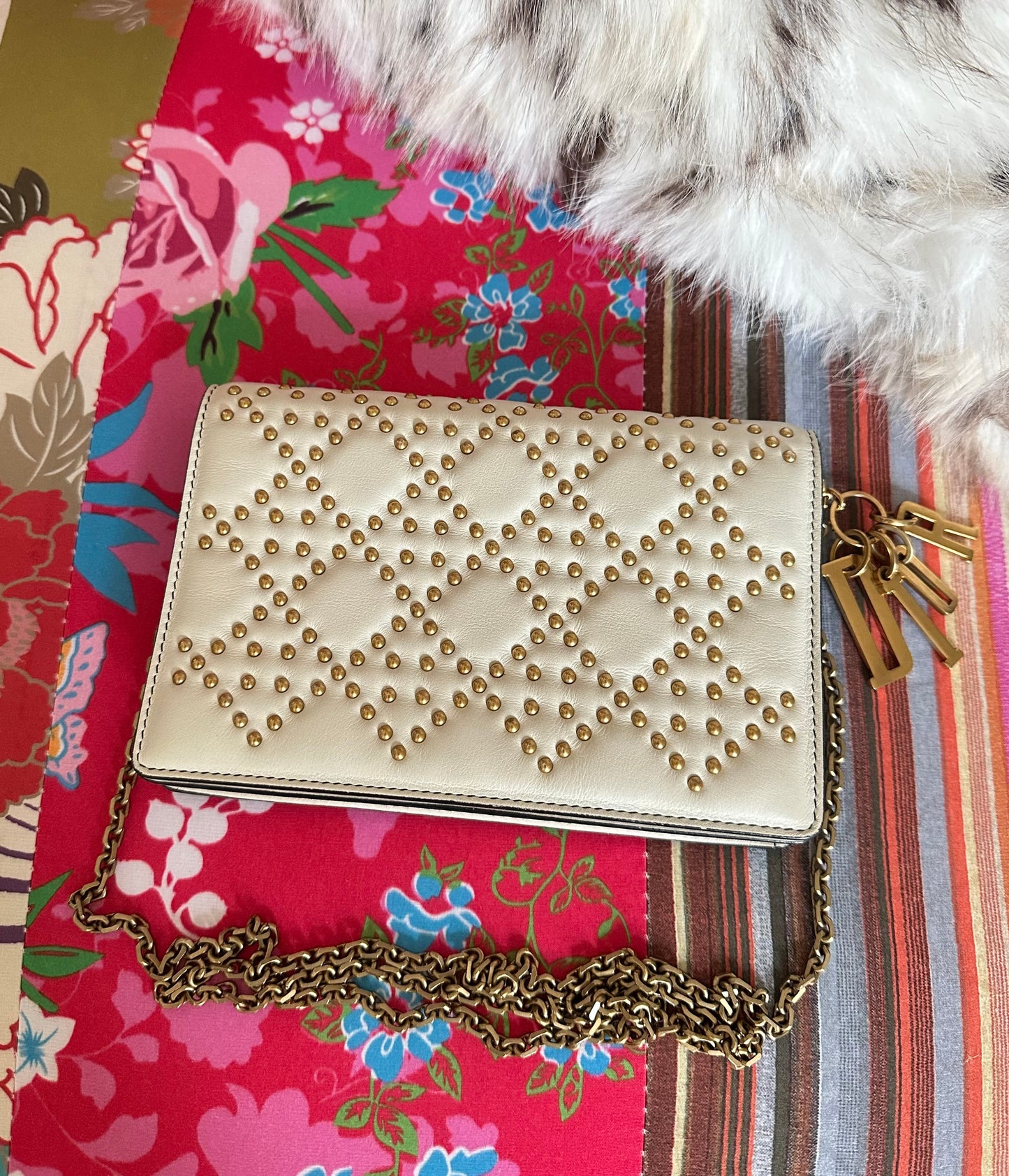 Dior - sac Wallet on Chain Studded ( édition limitée)