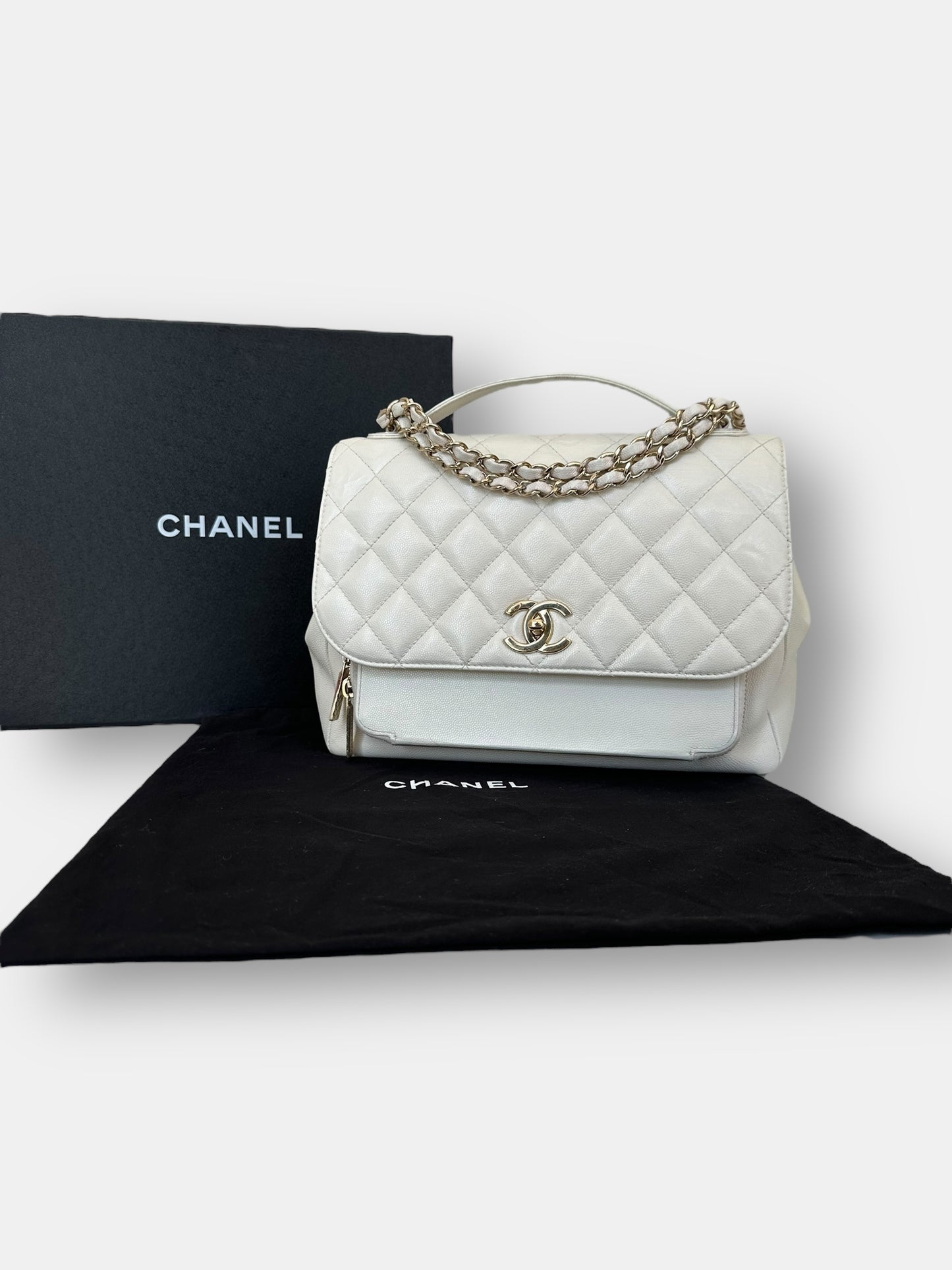 Chanel - Business Affinity cuir caviar blanc cassé