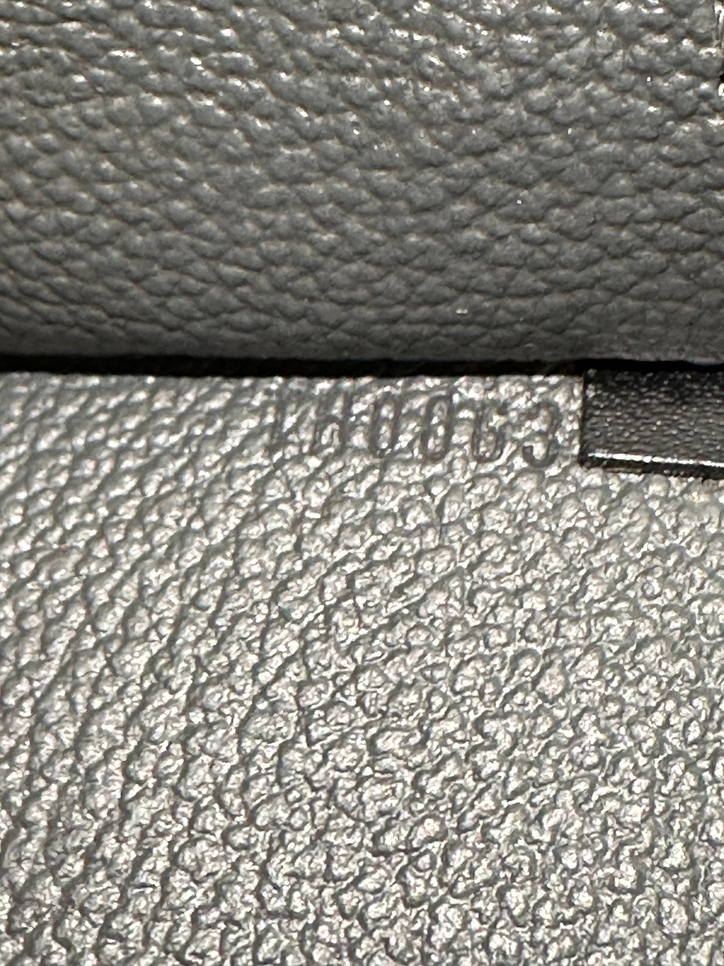 Louis Vuitton - Riviera en cuir Épi noir