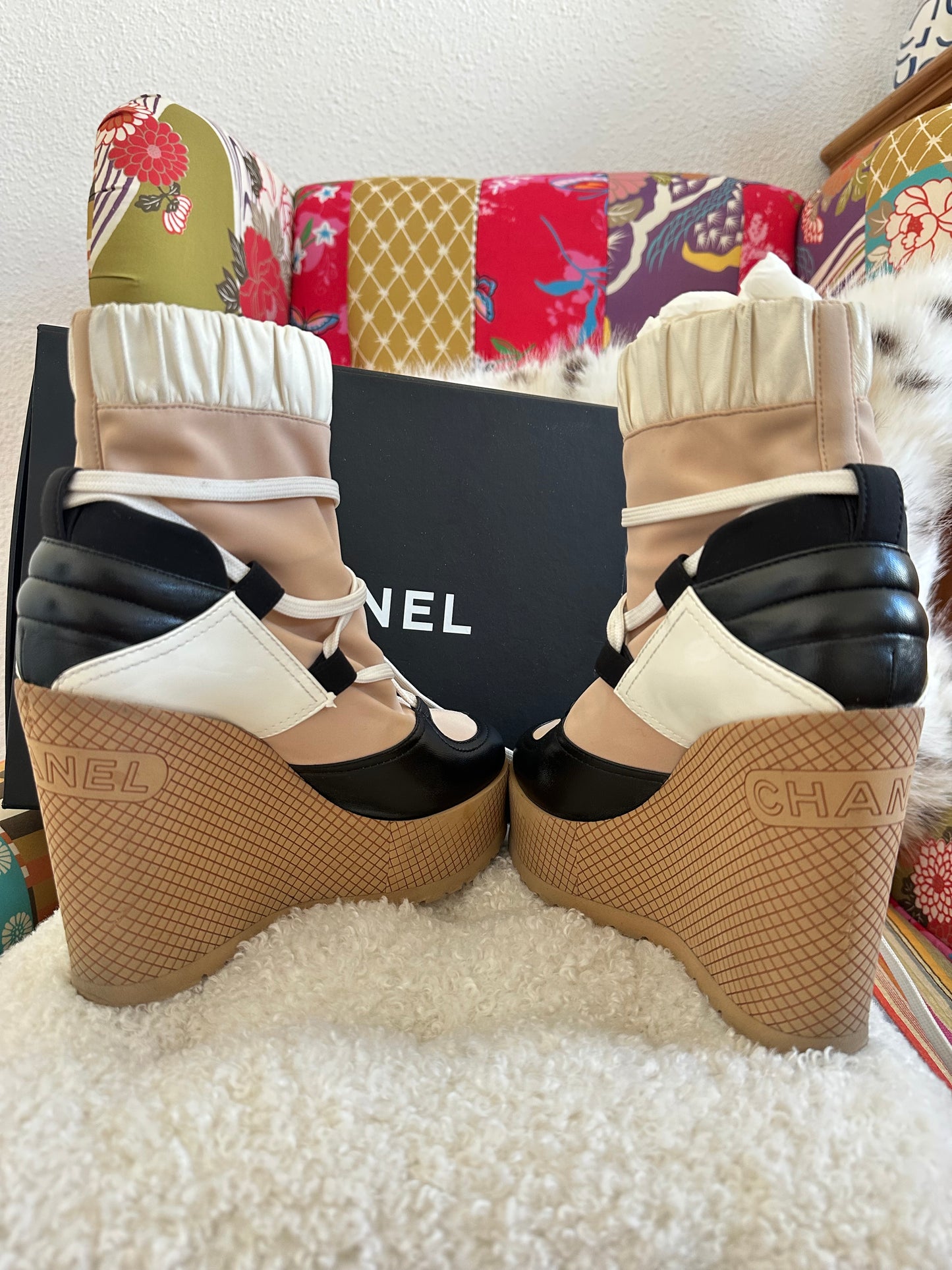 Chanel - Boots bottines compensées à lacets | T.38
