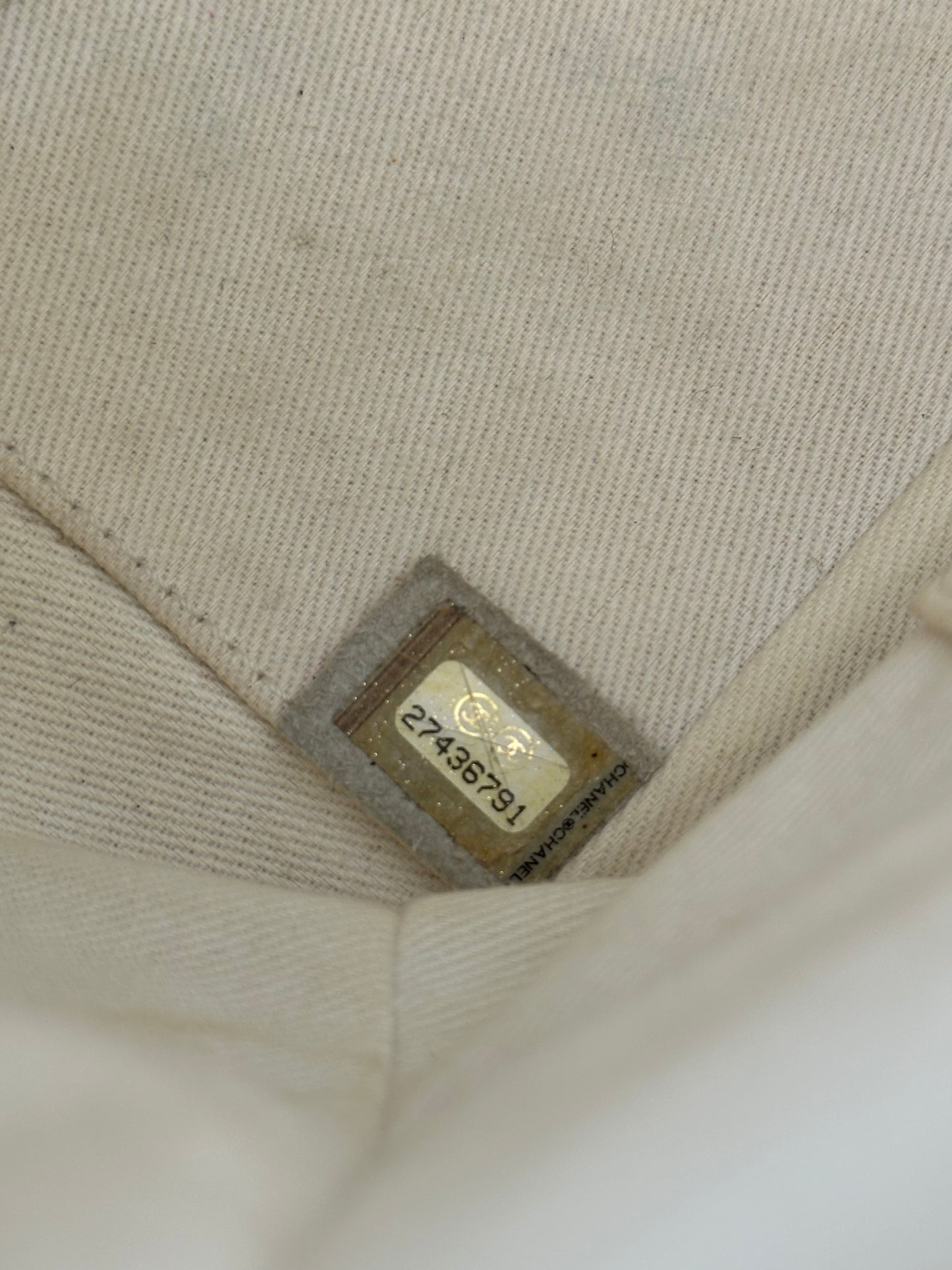 Chanel - Business Affinity cuir caviar blanc cassé