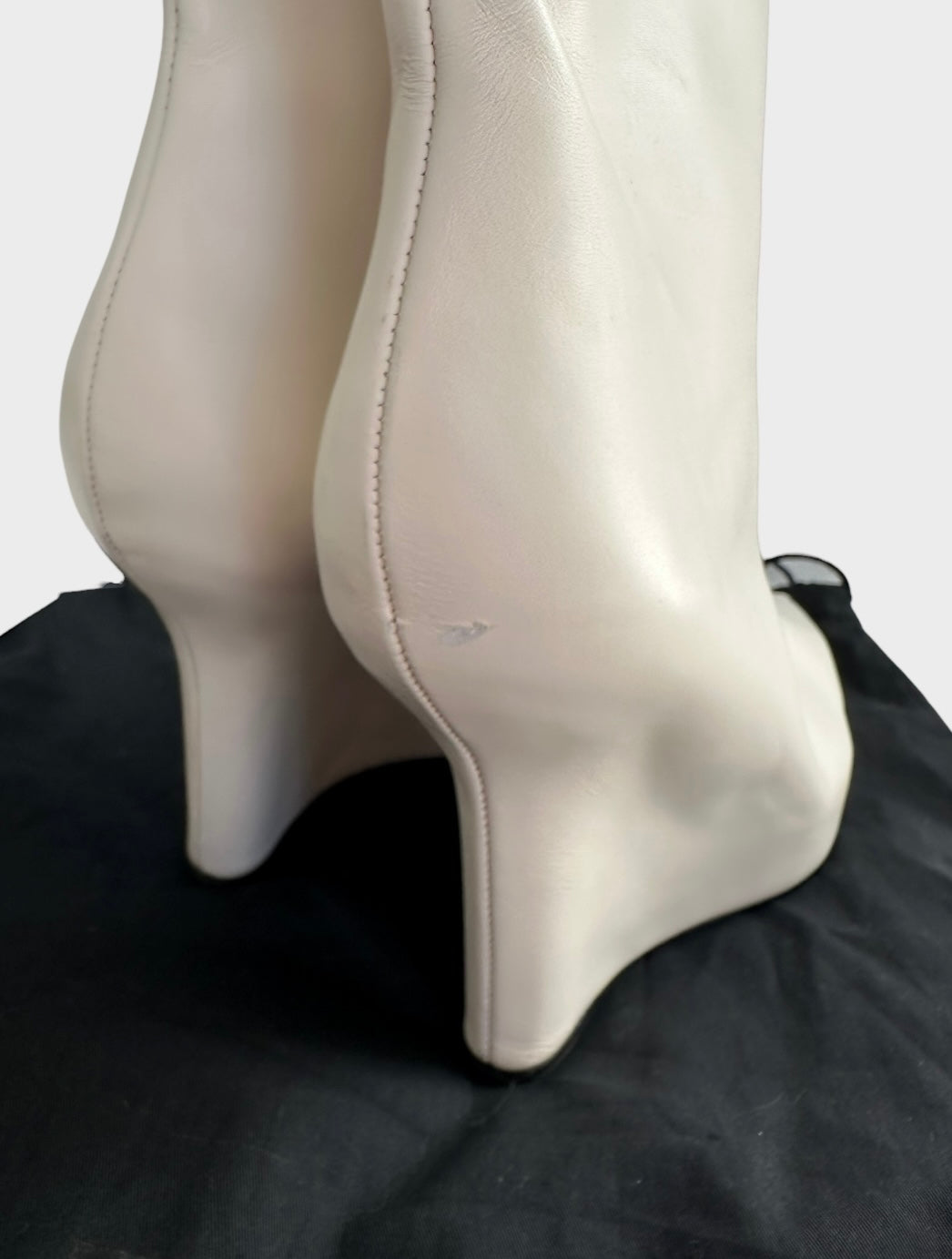 Givenchy - Shark Bottes en cuir blanche | T.39