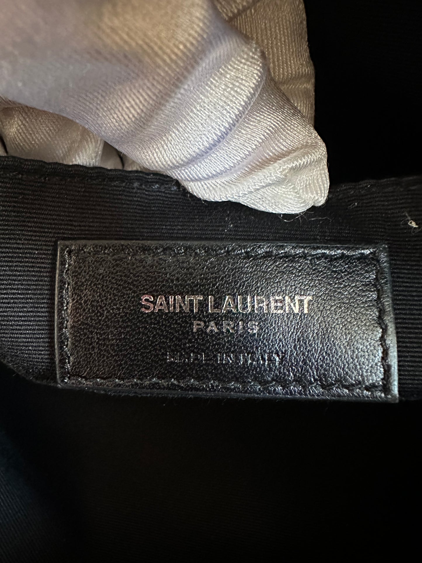 Saint Laurent - Lou small Camera bag en cuir blanc