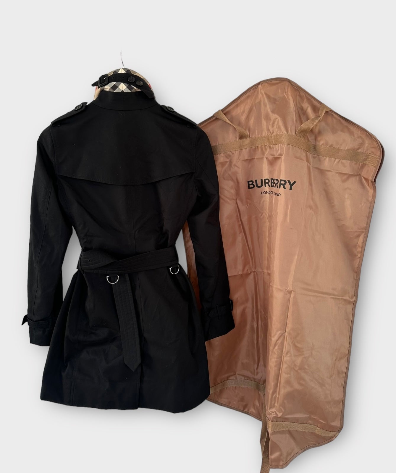 Trench-coat Burberry modèle “ the Kensington ” heritage noir/ T.XS