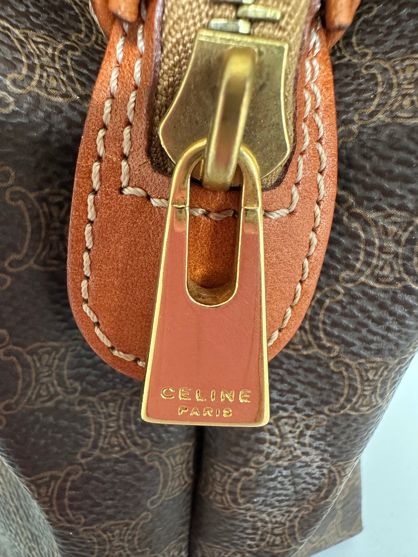 CELINE Trousse de toilette toile Macadam