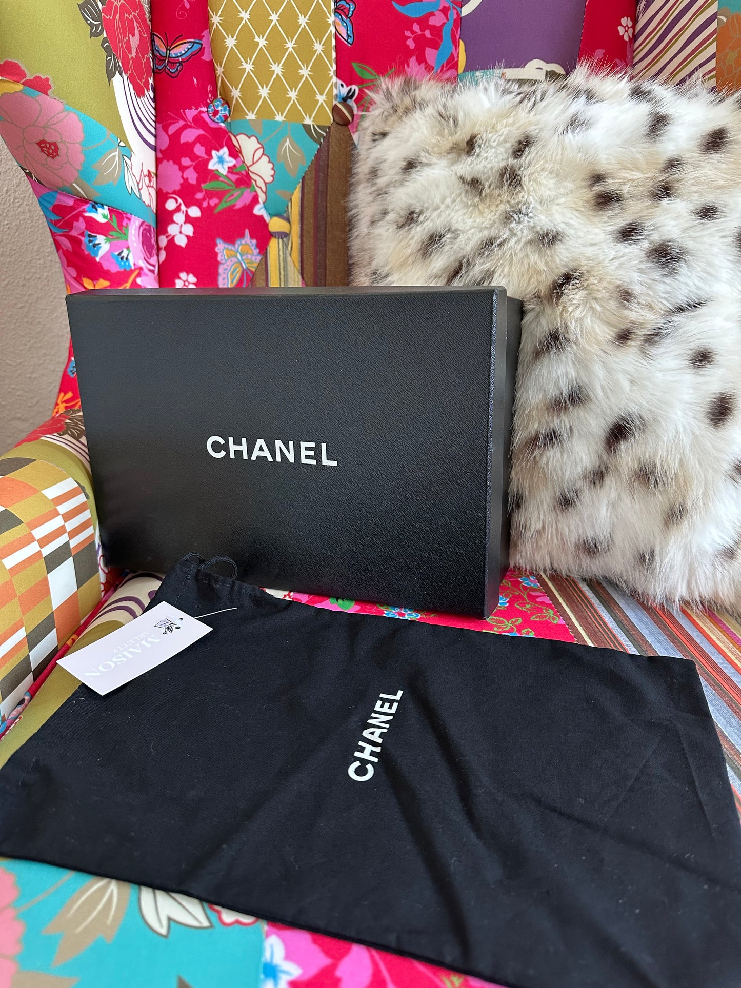 Chanel – Escarpins détail camélia