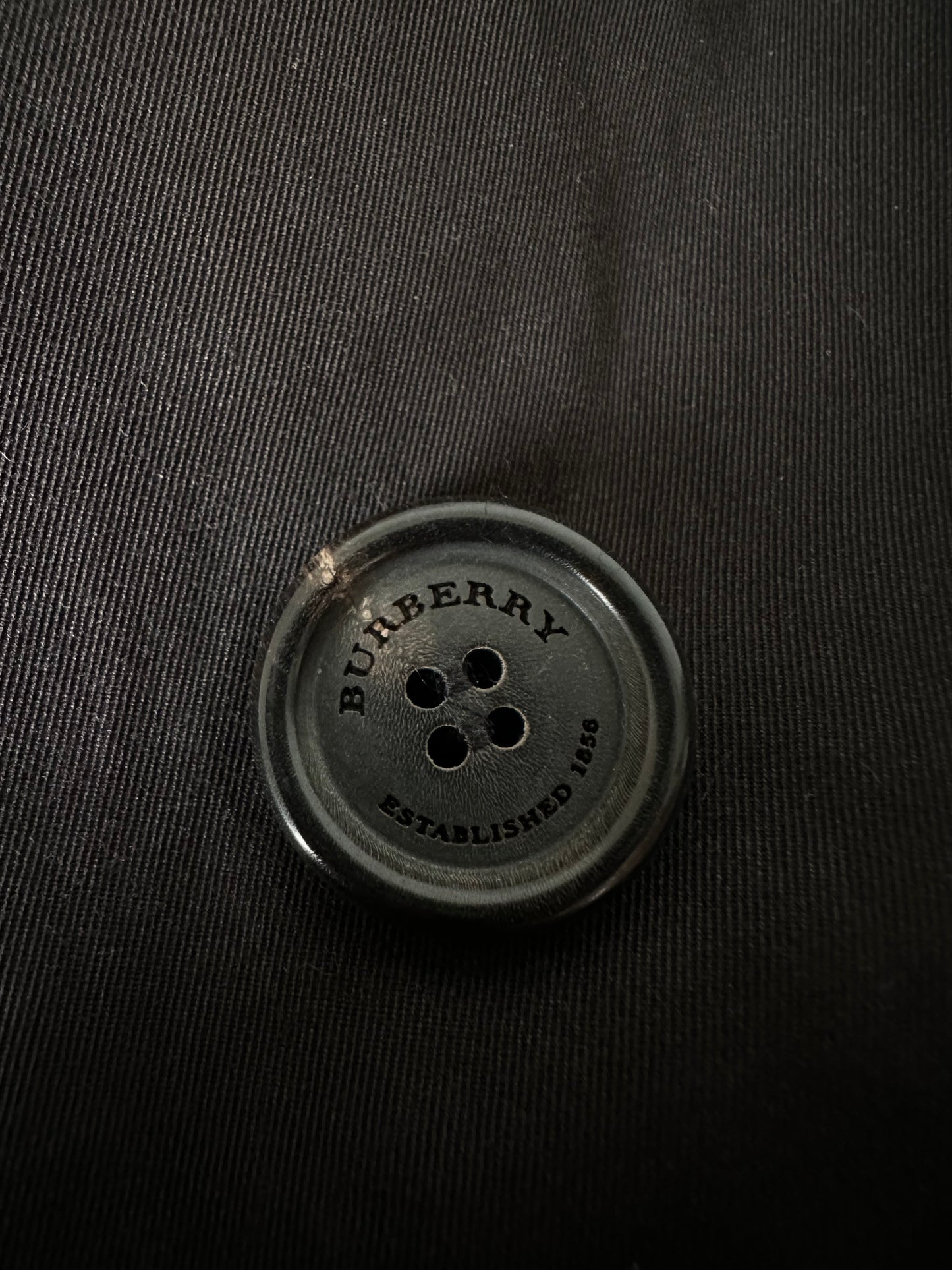 Burberry – Trench-coat “The Chelsea ” Noir modèle récent | T.L