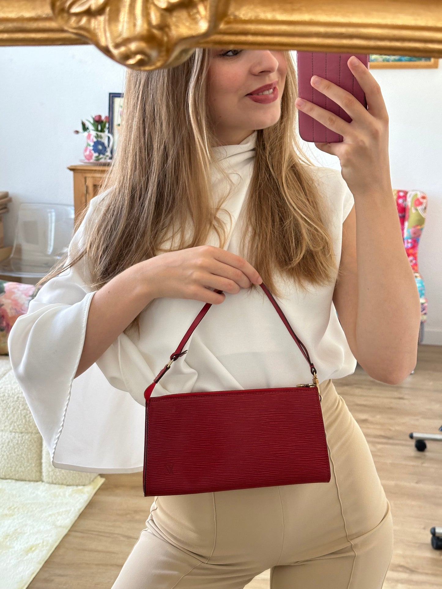 Louis Vuitton - Sac Pochette accessoire cuir épi Rouge