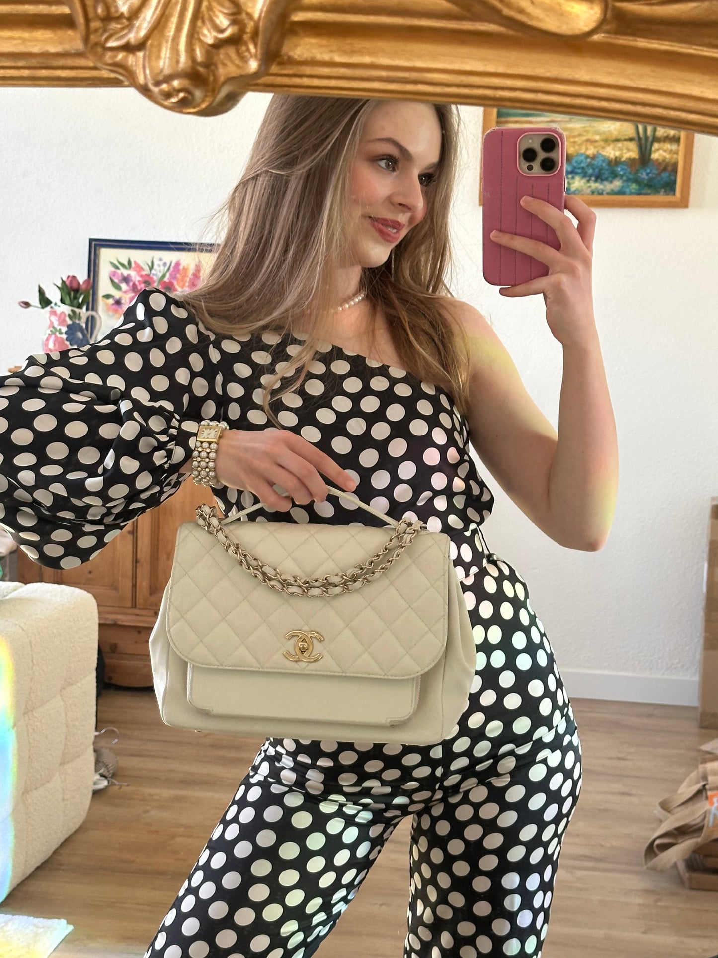 Chanel - Business Affinity cuir caviar blanc cassé