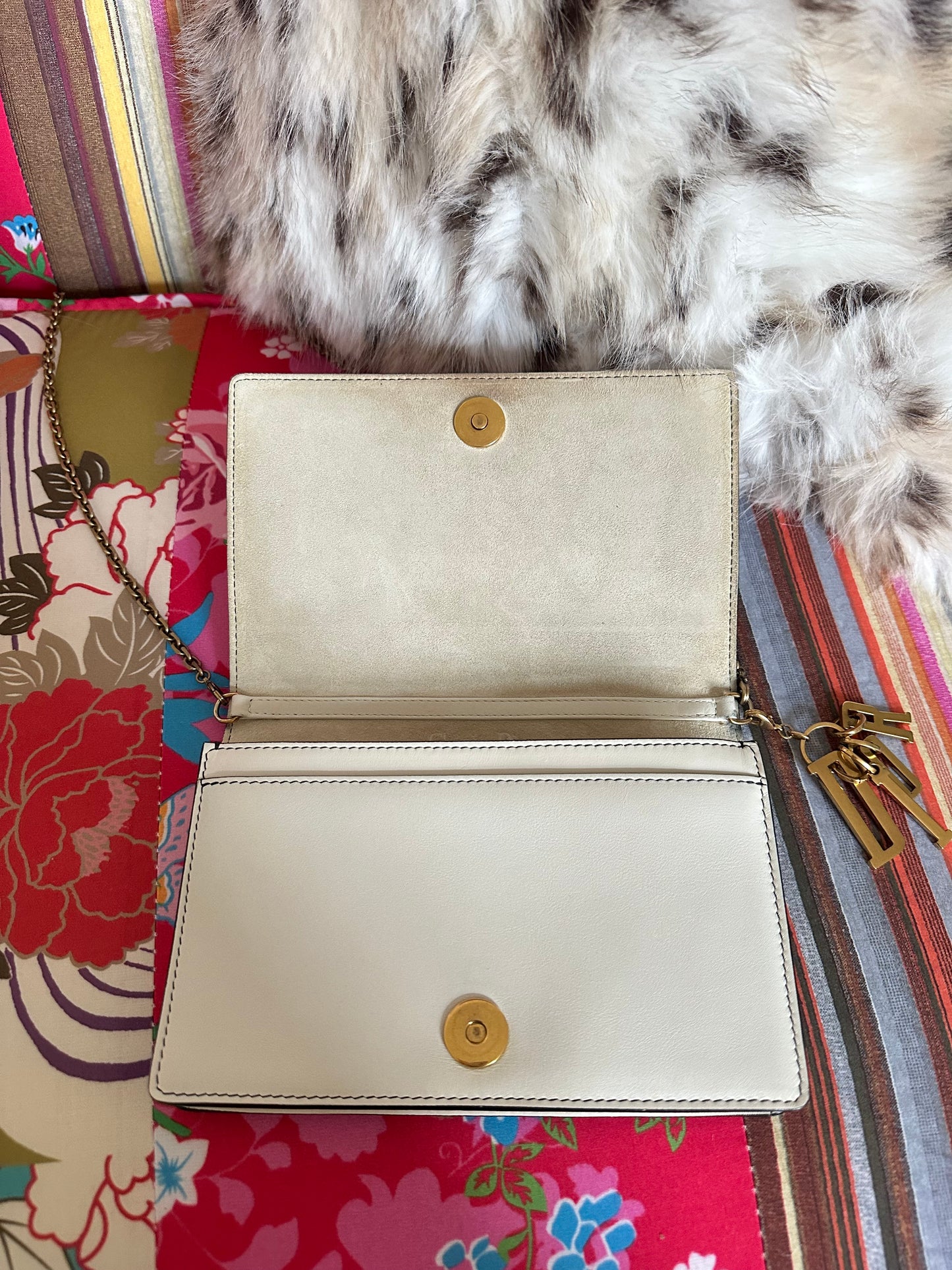 Dior - sac Wallet on Chain Studded ( édition limitée)