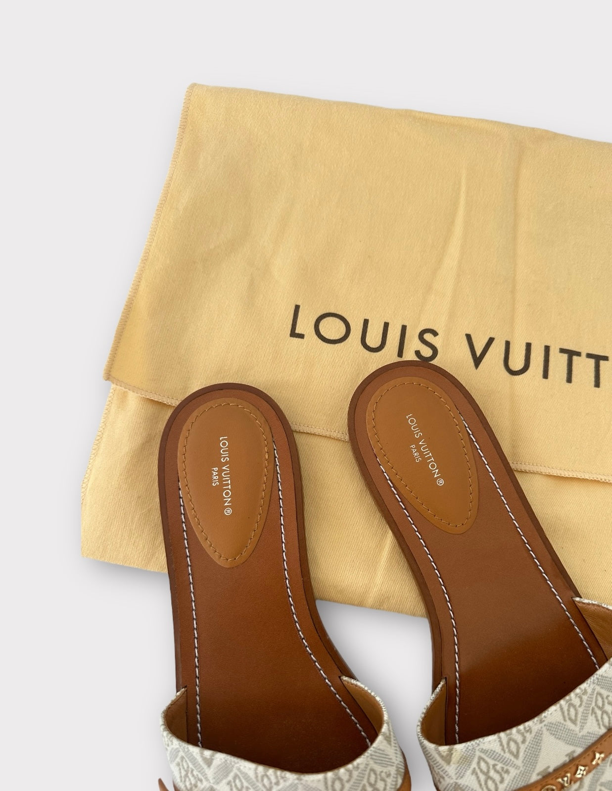 Louis Vuitton Mules/ T.38