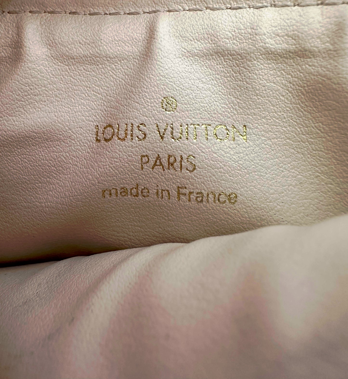 Louis Vuitton – Portefeuille Sarah Damier Azur