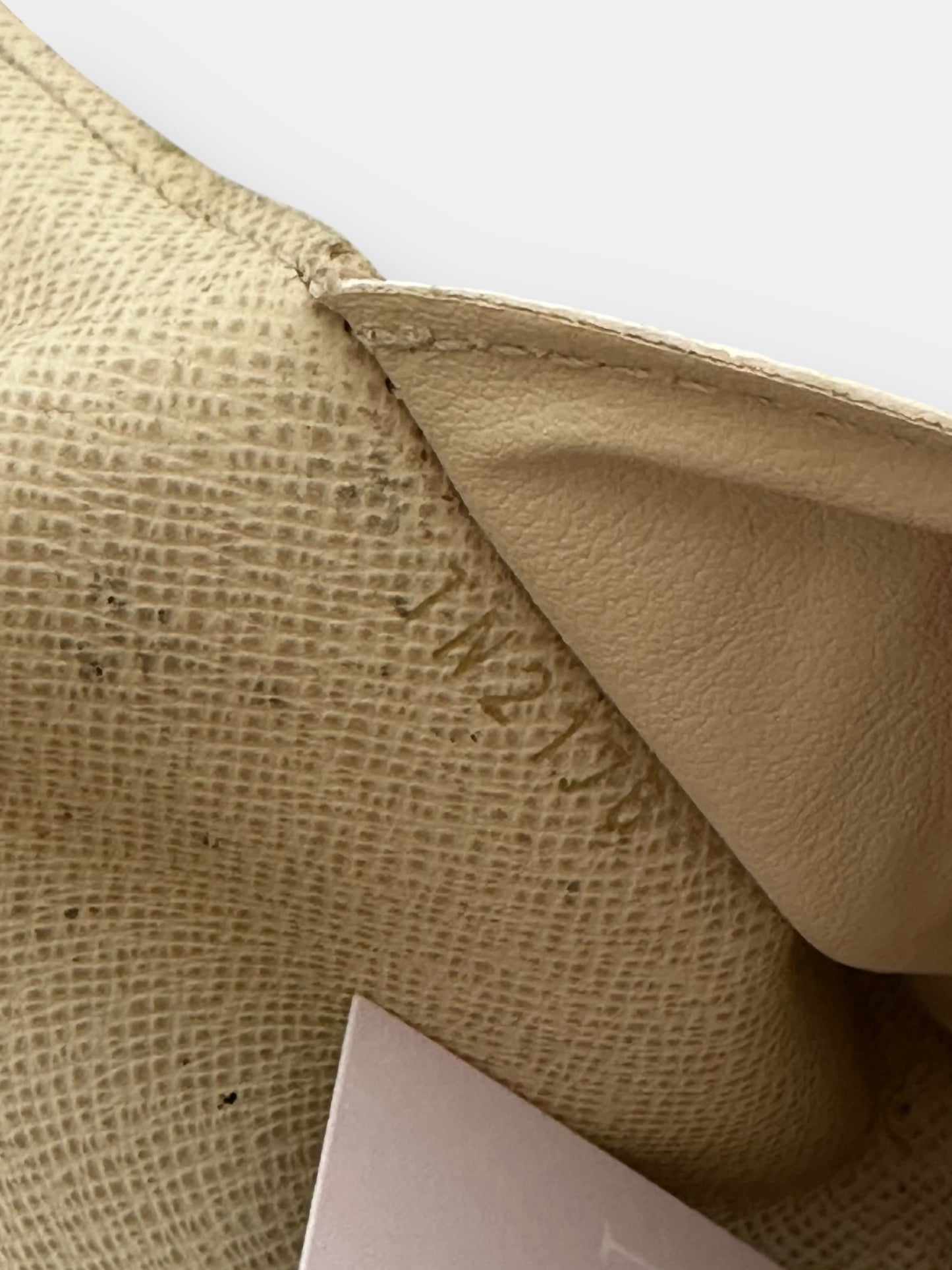 Louis Vuitton – Portefeuille Sarah Damier Azur