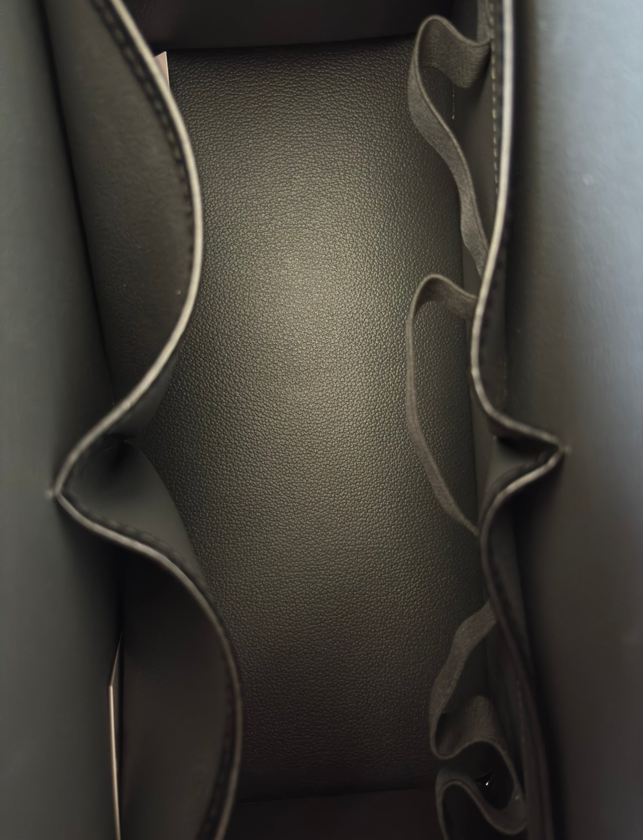 Louis Vuitton - Riviera en cuir Épi noir