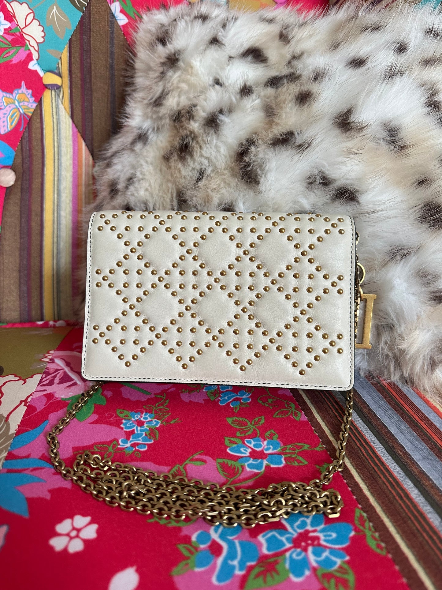 Dior - sac Wallet on Chain Studded ( édition limitée)