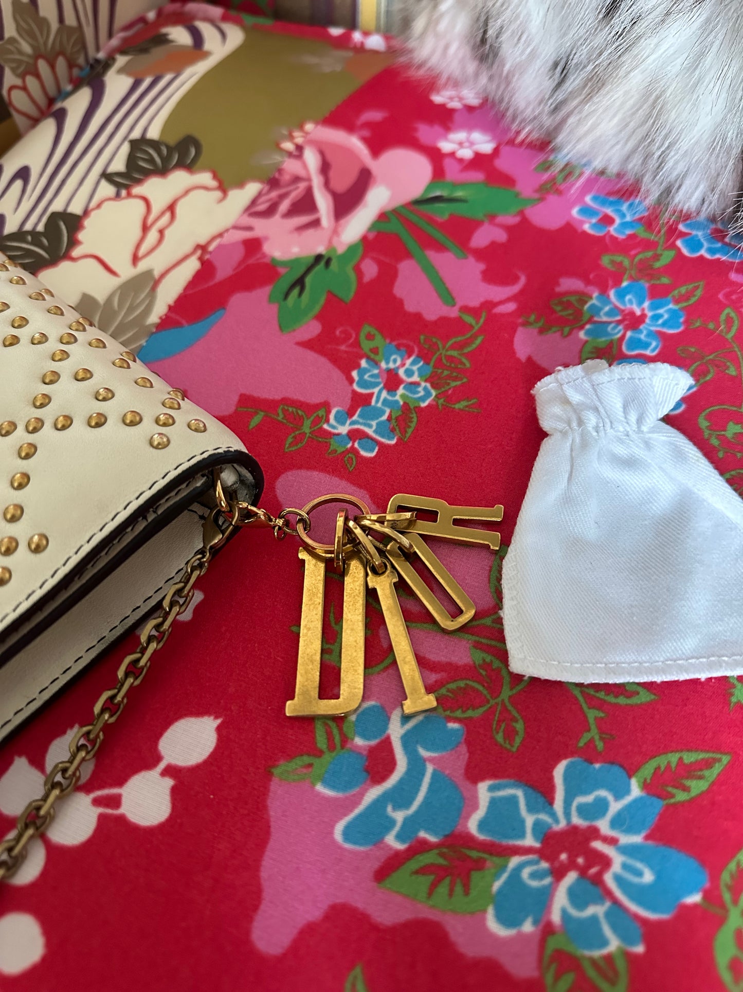Dior - sac Wallet on Chain Studded ( édition limitée)