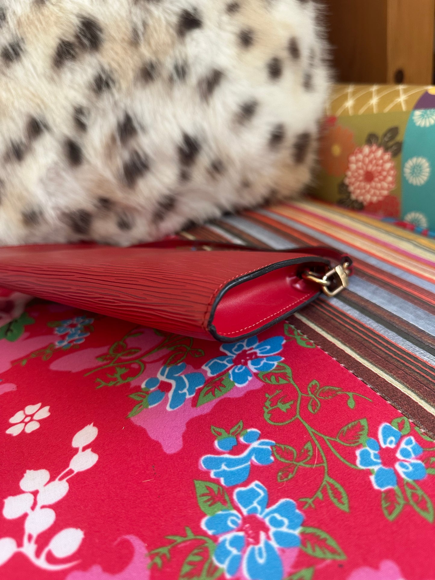 Louis Vuitton - Sac Pochette accessoire cuir épi Rouge
