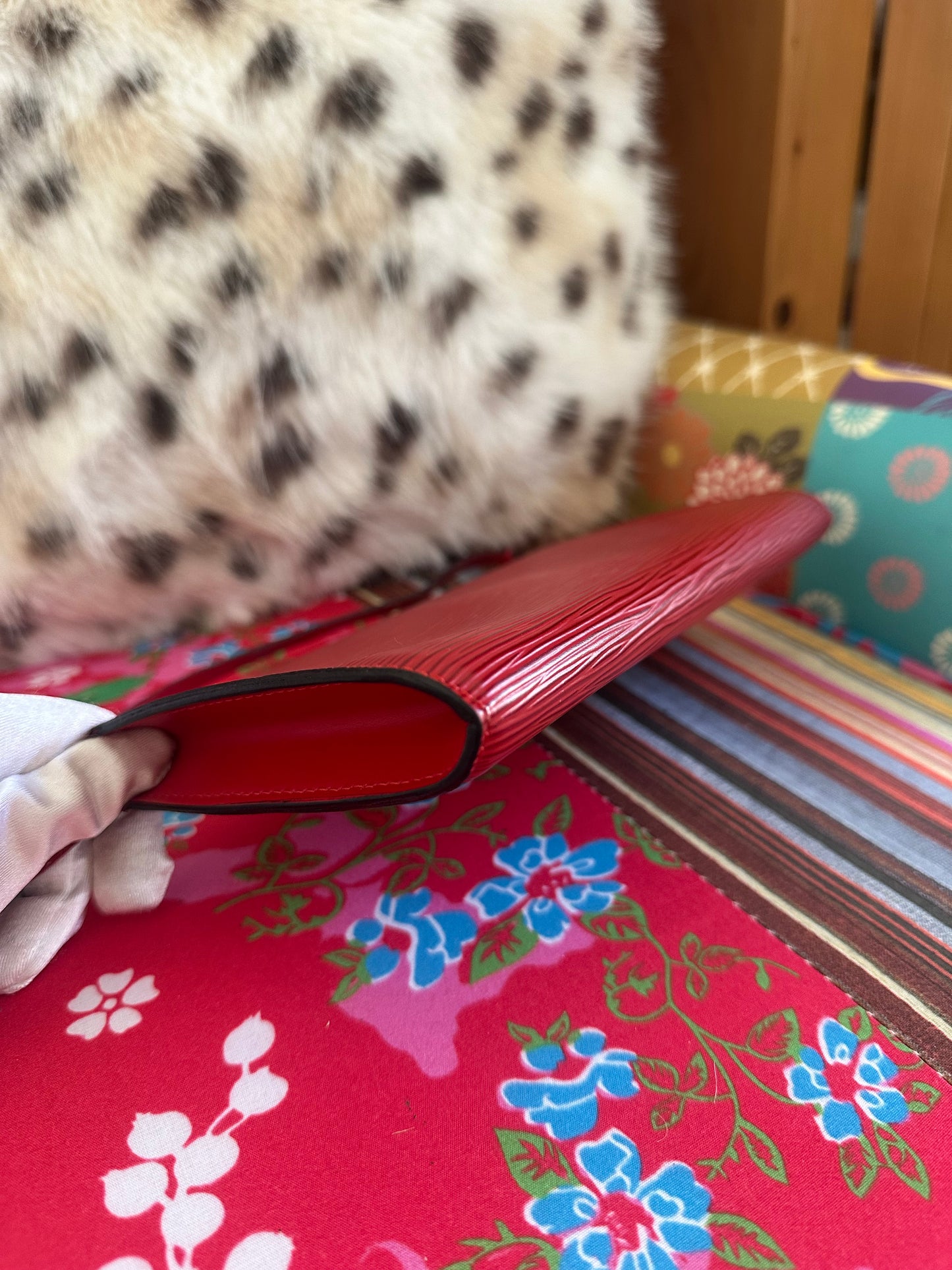 Louis Vuitton - Sac Pochette accessoire cuir épi Rouge