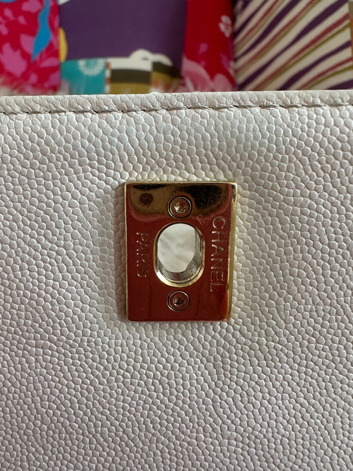 Chanel - Business Affinity cuir caviar blanc cassé