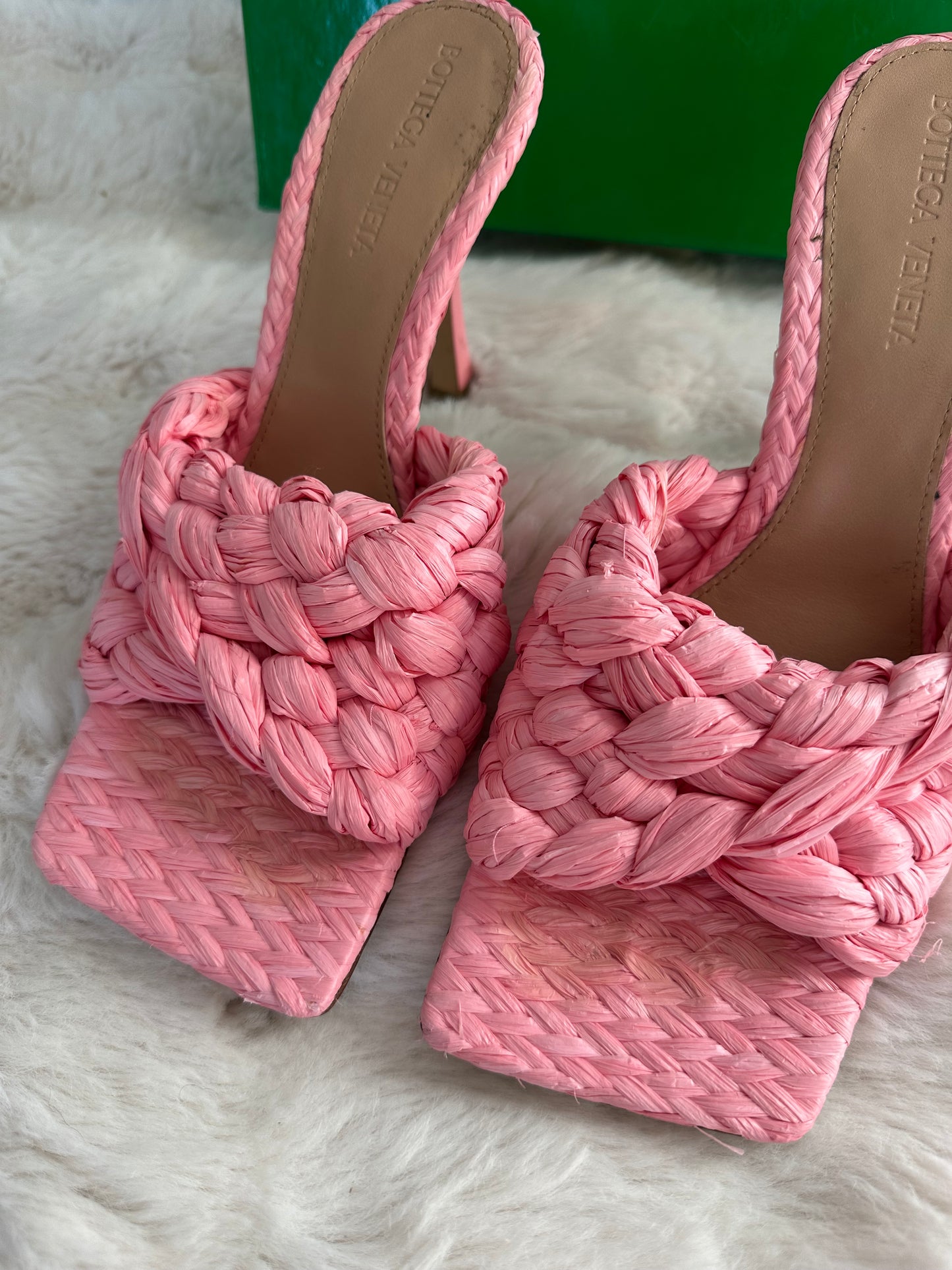 Bottega Veneta - Mules Lido en raphia rose | T.36,5