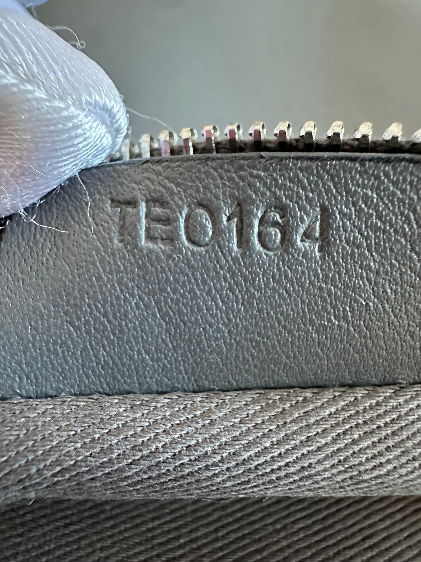 Givenchy - Pochette Antigona en cuir