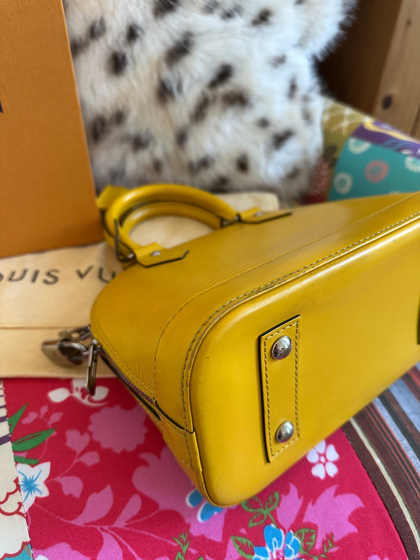 Louis Vuitton - Alma BB cuir épi jaune