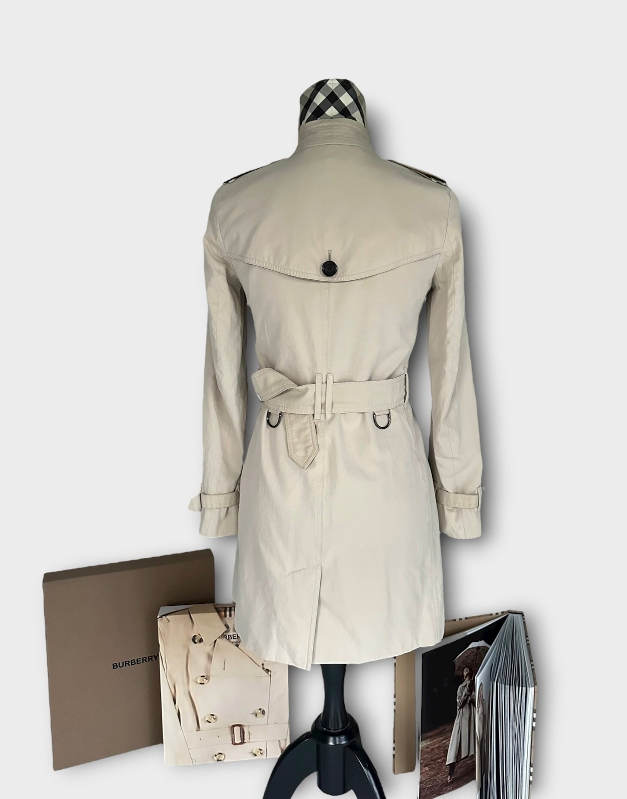 Burberry – Trench-coat “The Chelsea ” stone modèle récent | T.XS